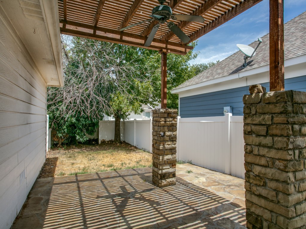 9821 Walnut Hill Drive