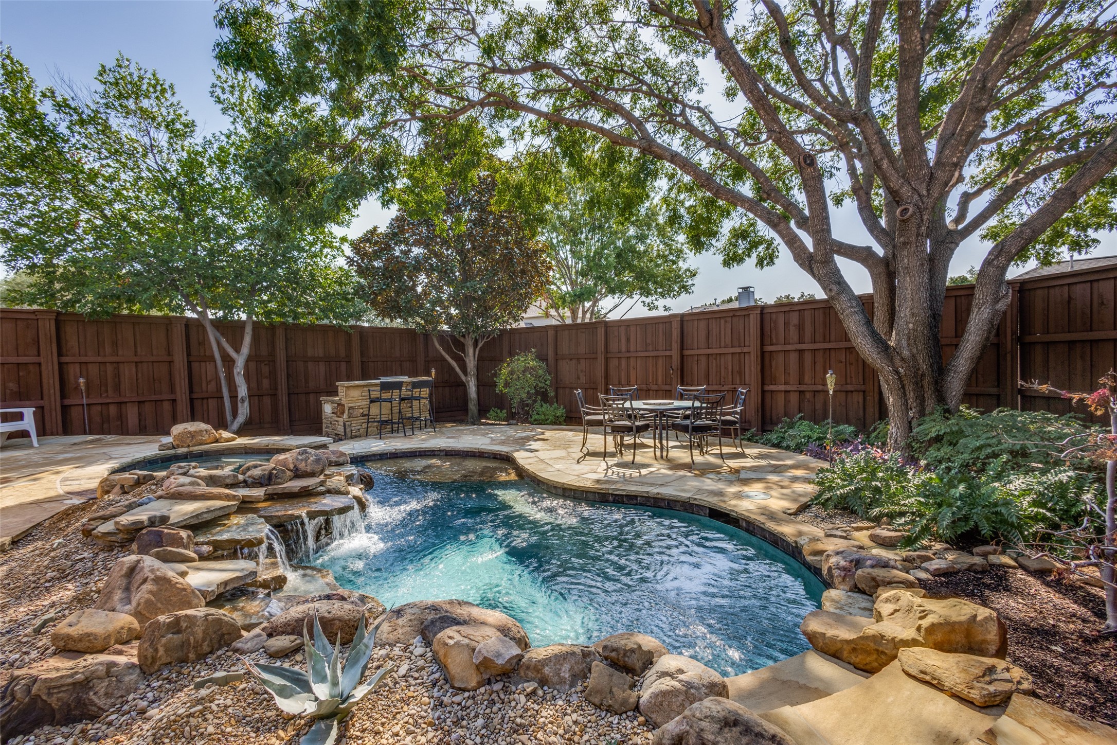 1429 Summerhill Drive