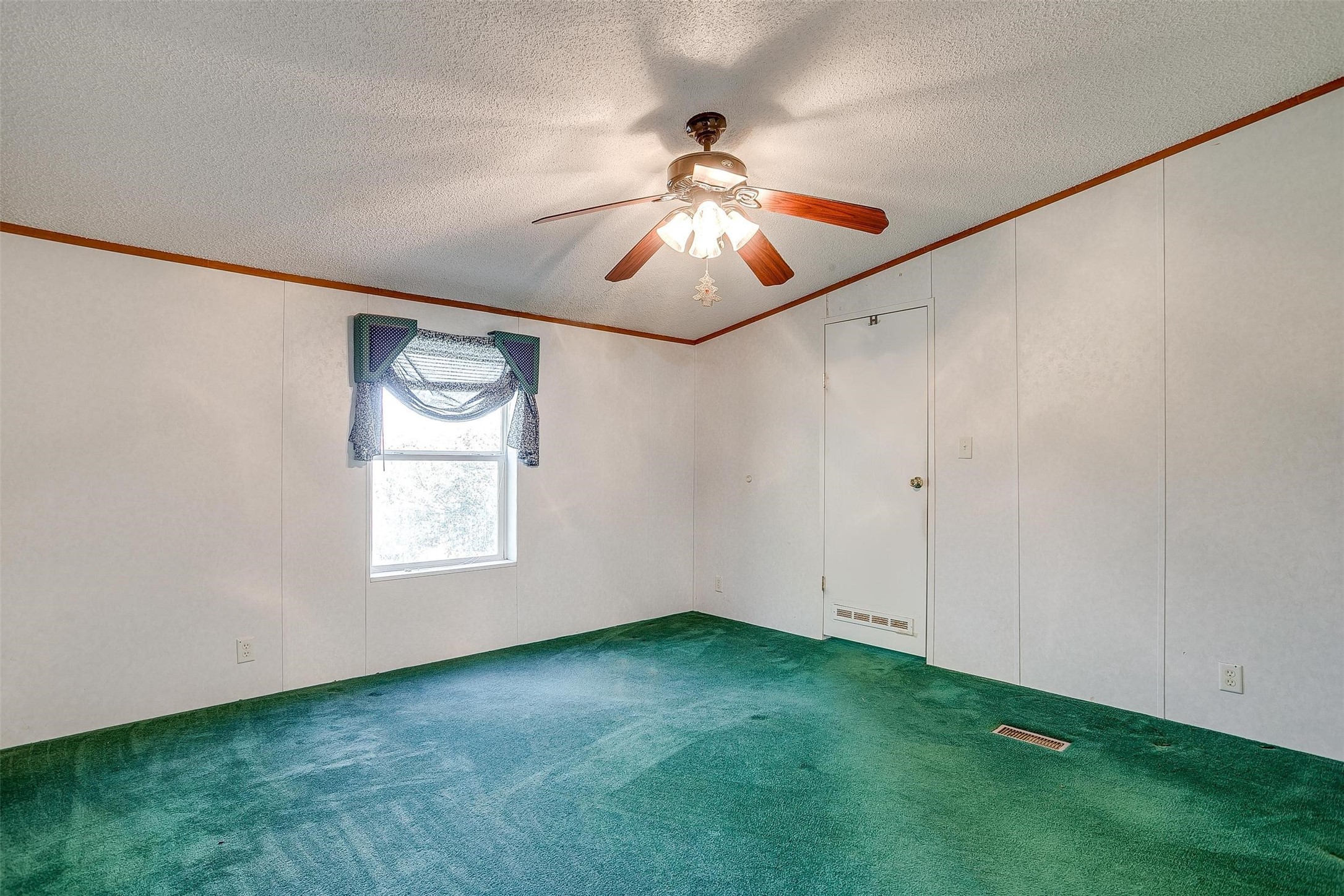 4931 Peachtree Circle