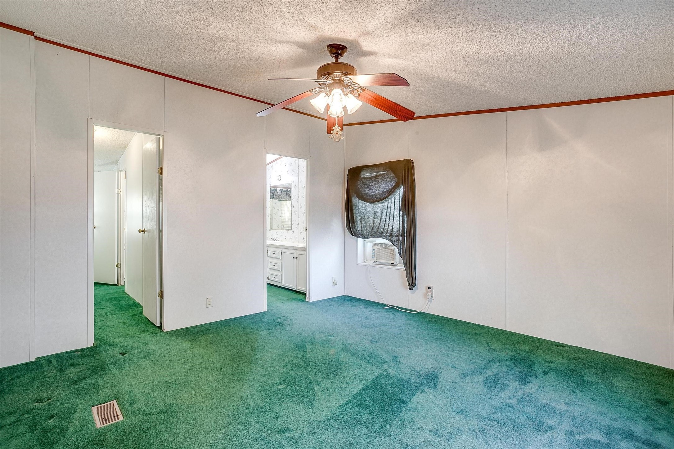 4931 Peachtree Circle