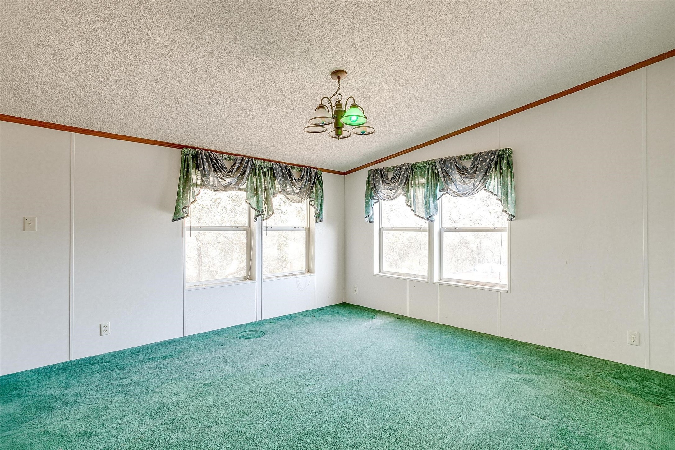 4931 Peachtree Circle