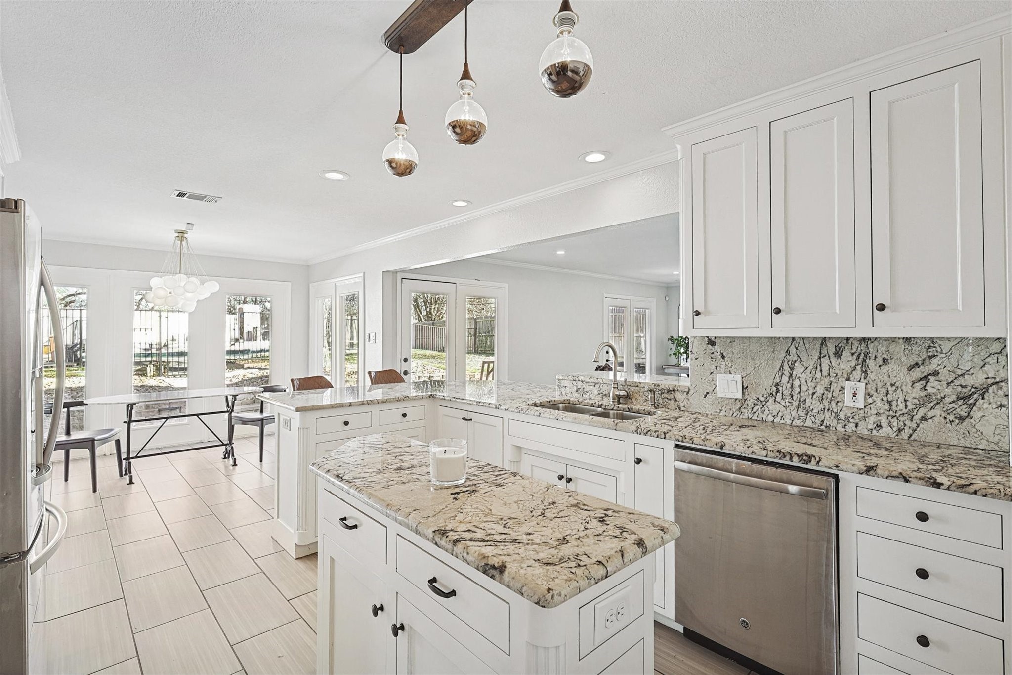 4711 Woodside Drive