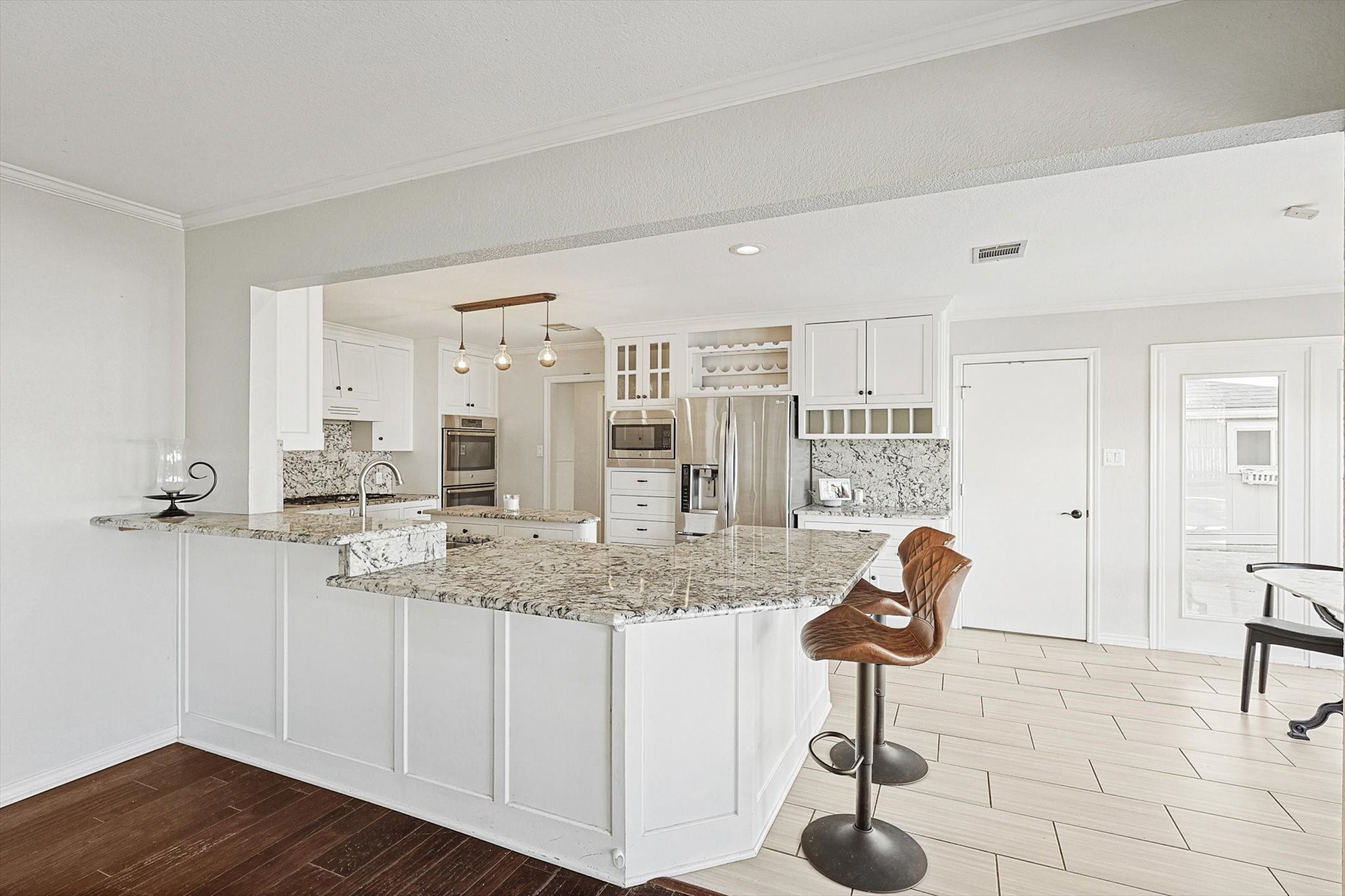 4711 Woodside Drive