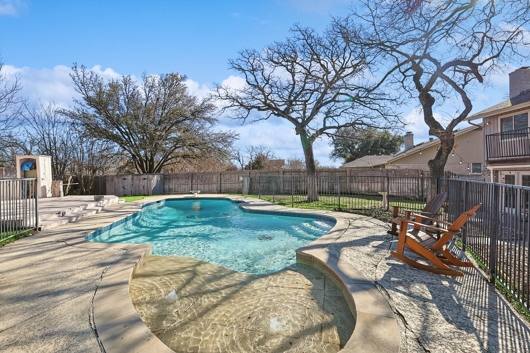 4711 Woodside Drive