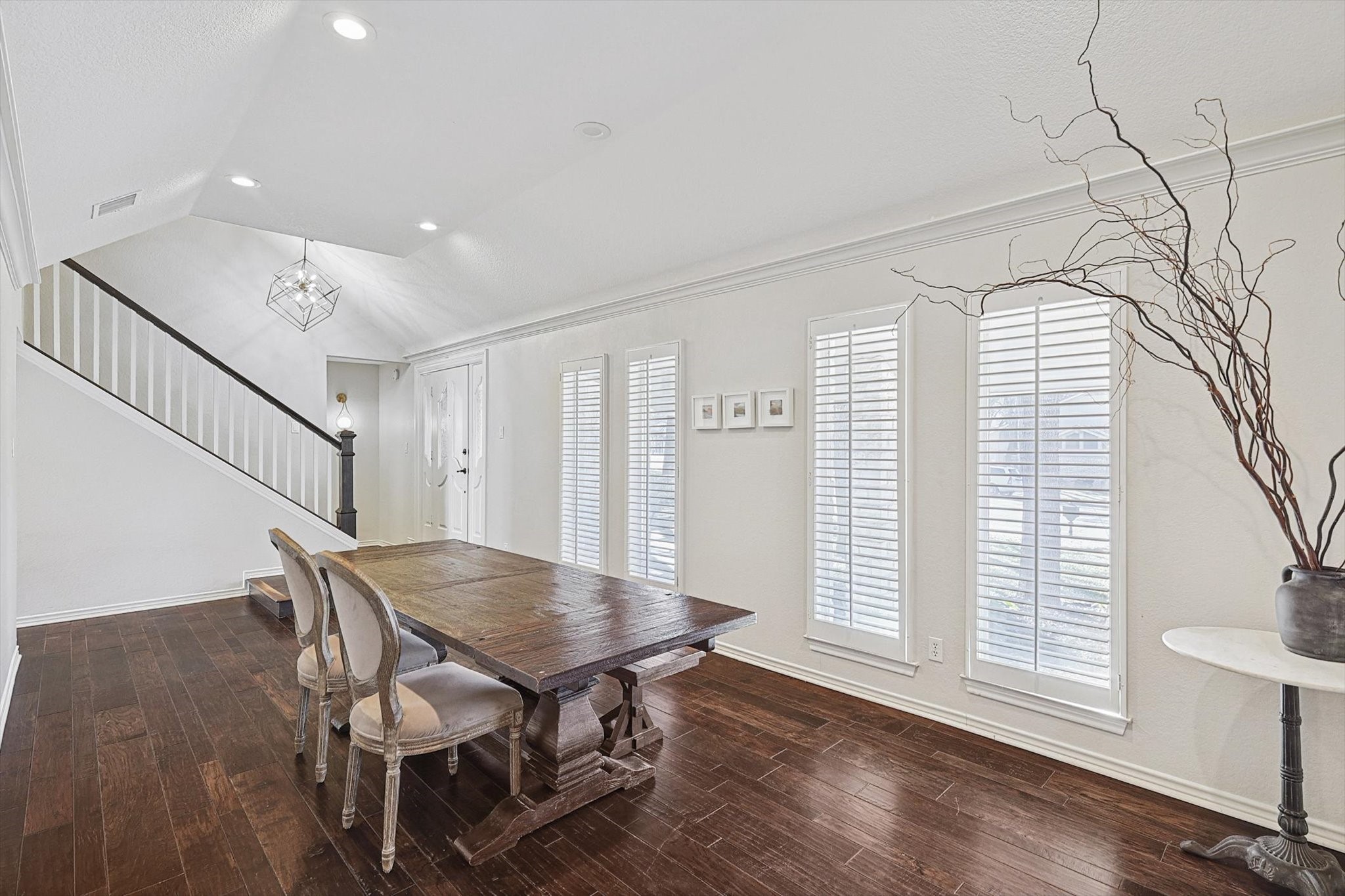 4711 Woodside Drive