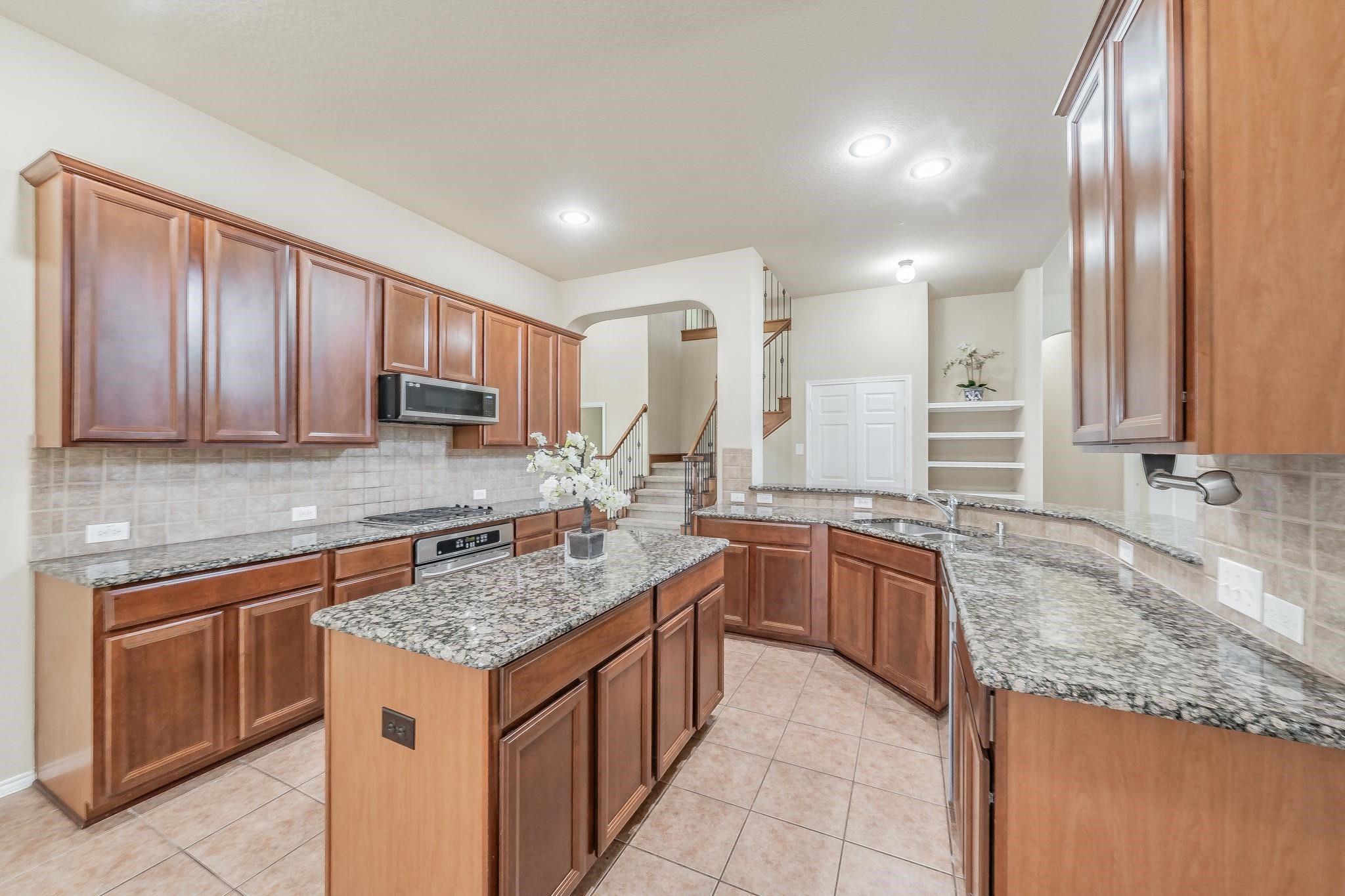 5543 Clay Court