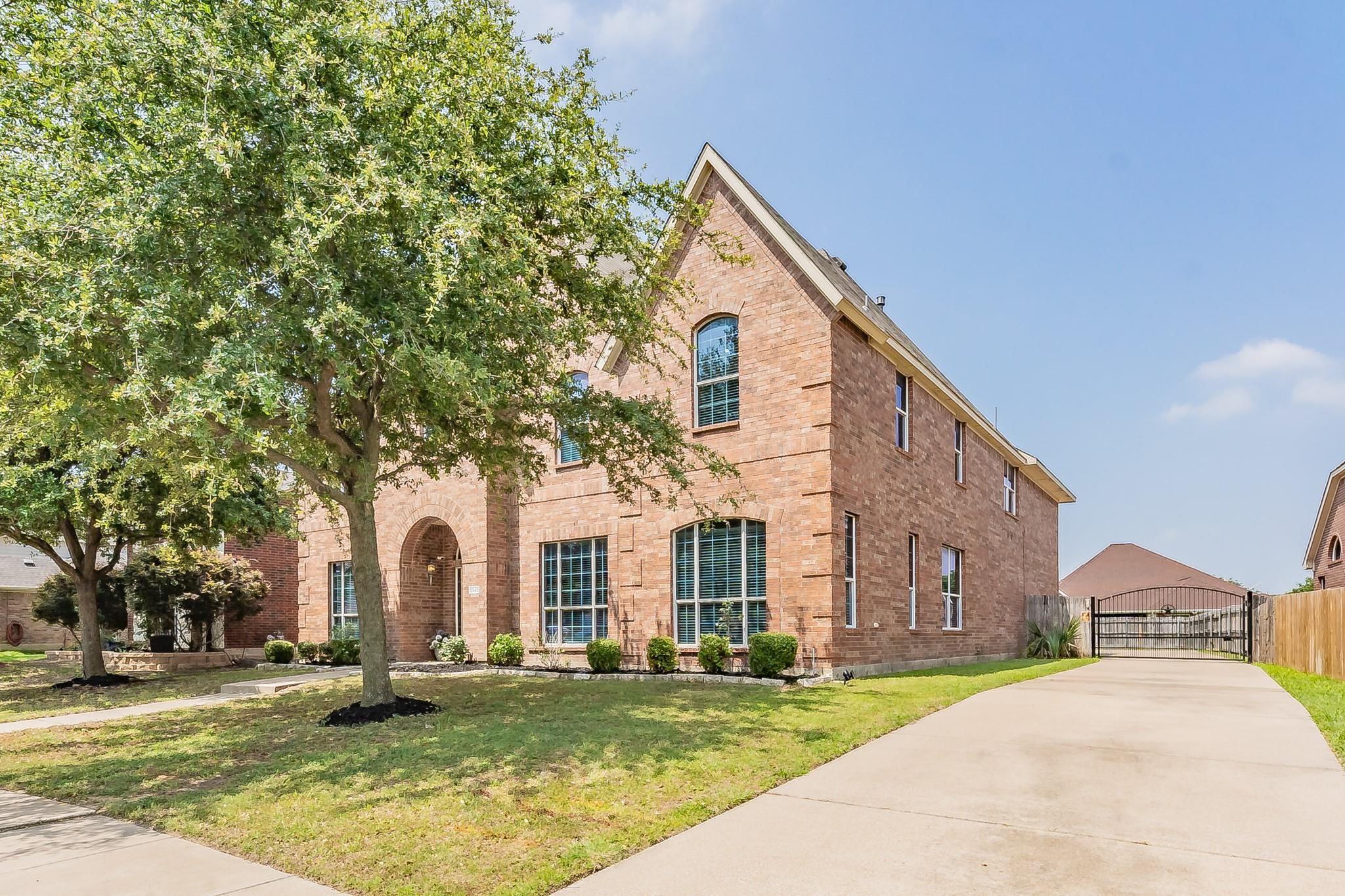 5543 Clay Court