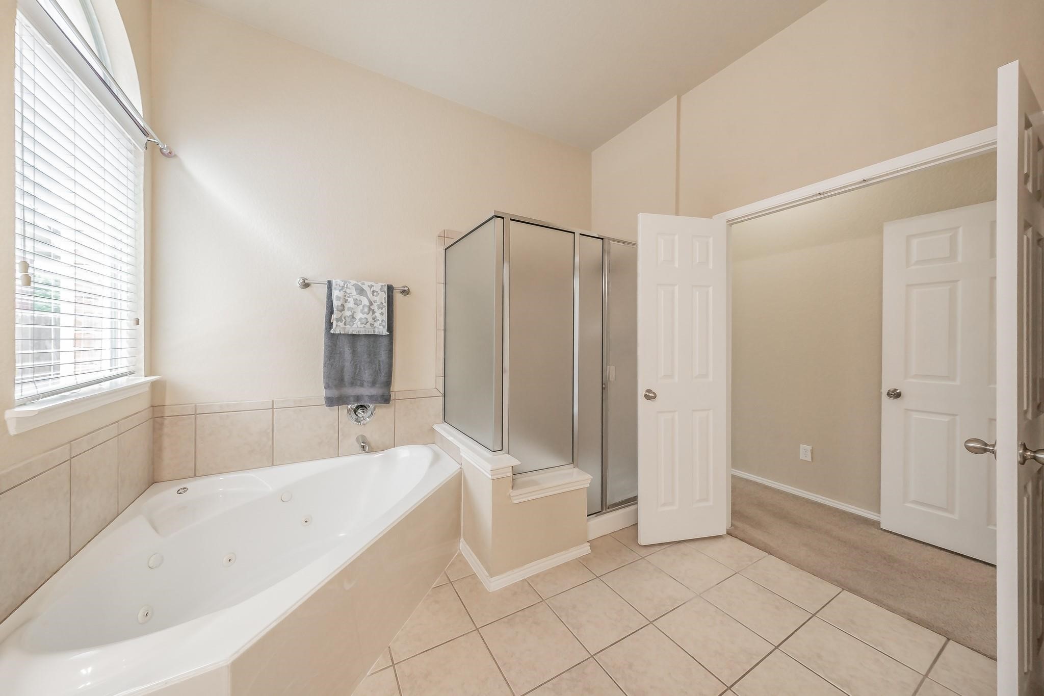 5543 Clay Court