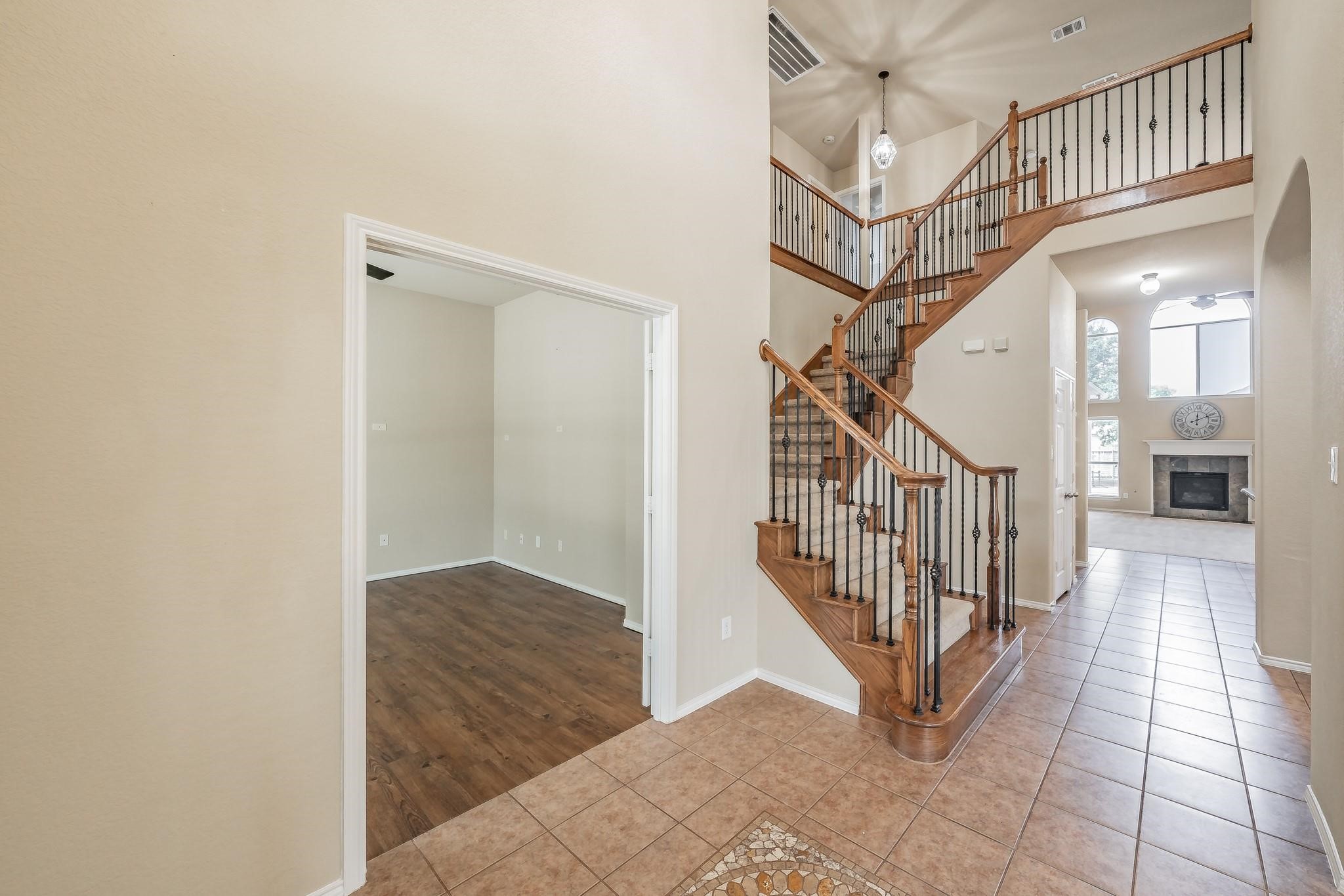 5543 Clay Court