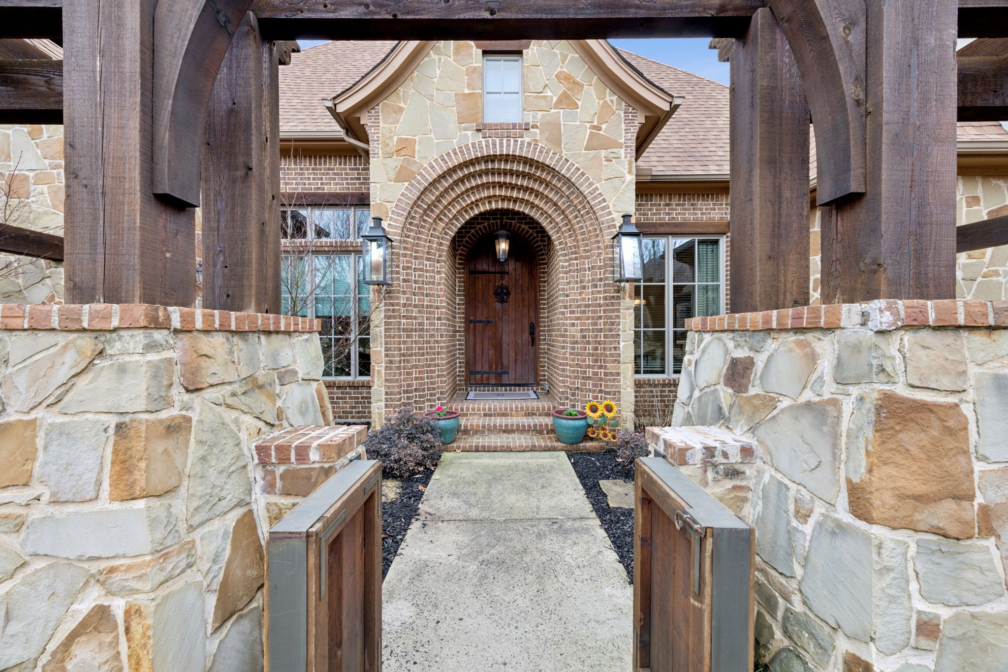 2409 Carlisle Avenue