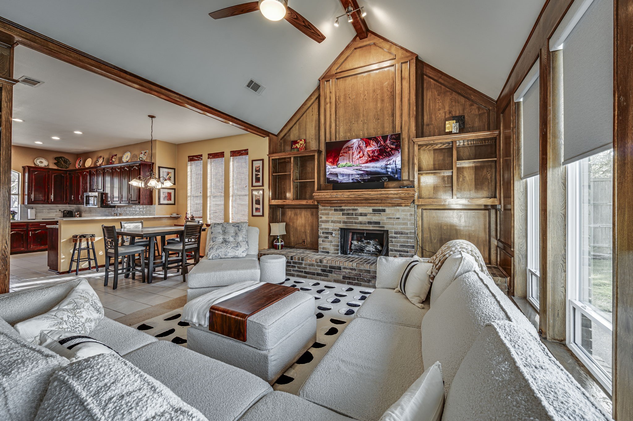 2344 Fox Glenn Circle