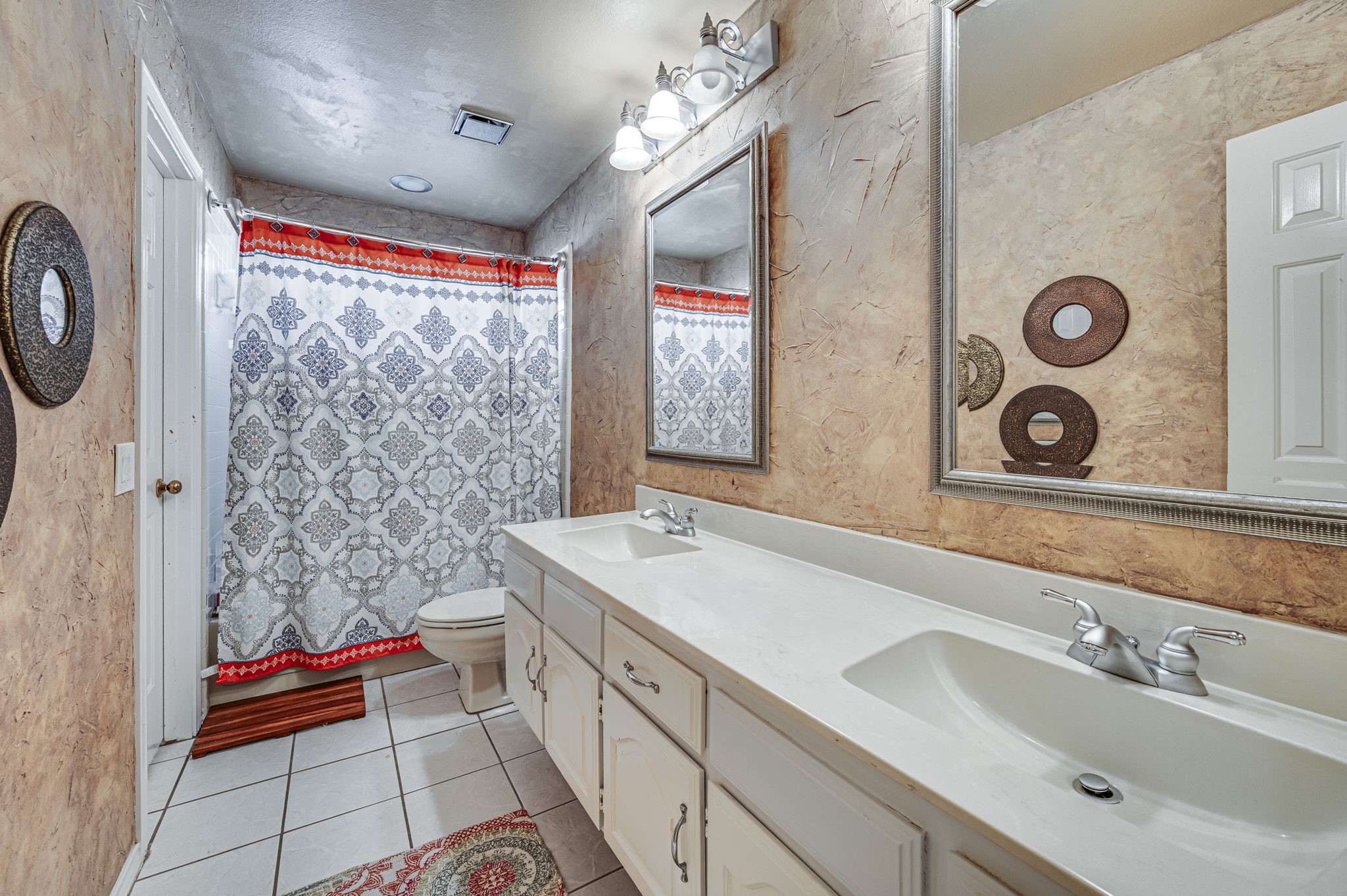 2344 Fox Glenn Circle