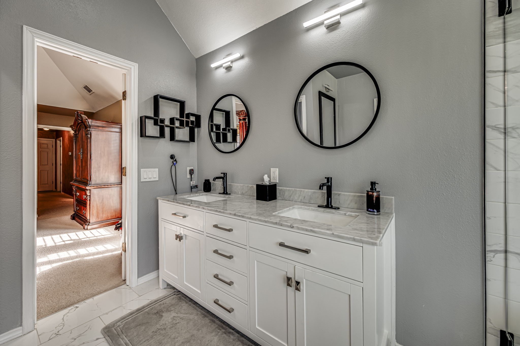 2344 Fox Glenn Circle