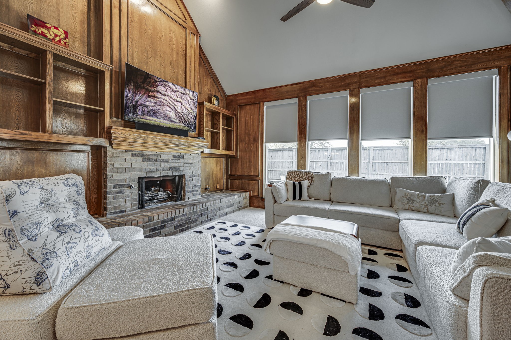 2344 Fox Glenn Circle