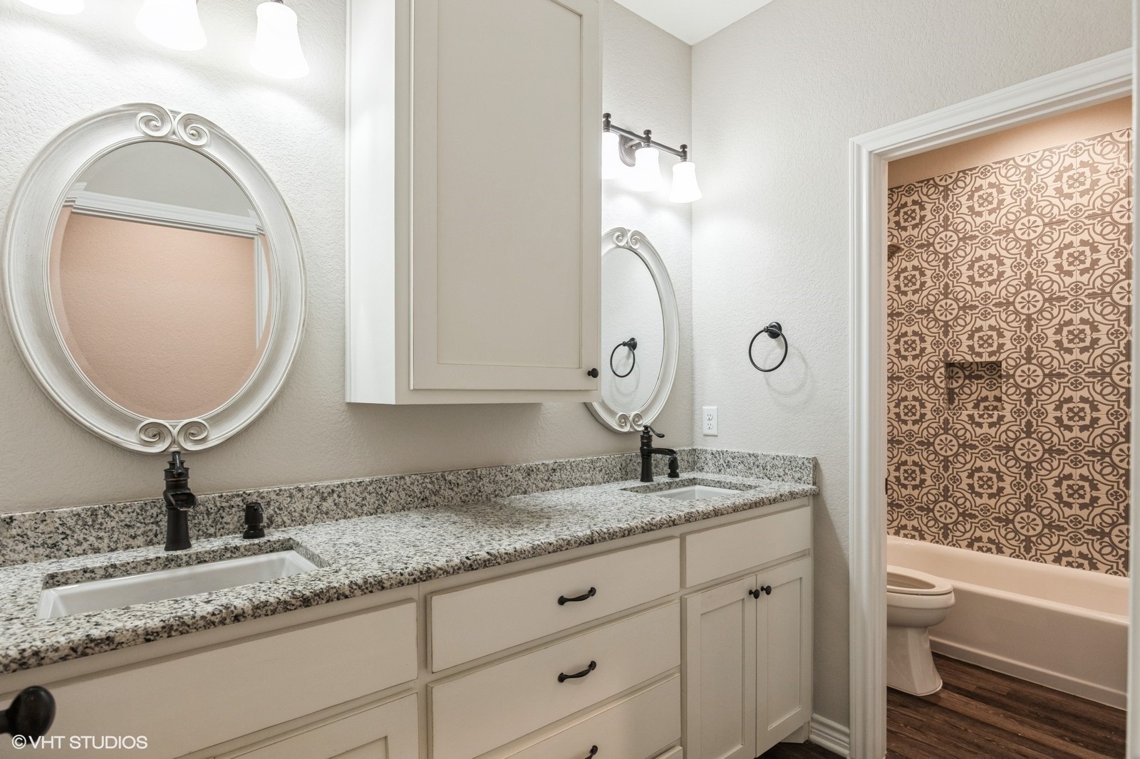 344 Whispering Oaks Trail