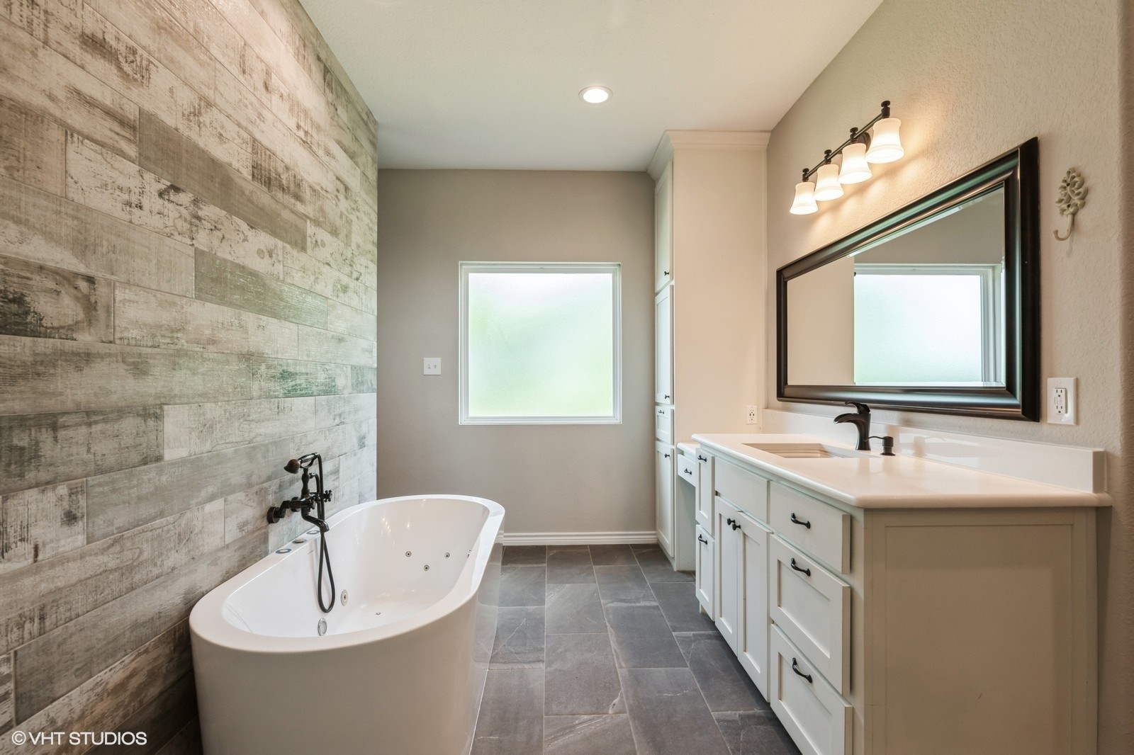 344 Whispering Oaks Trail