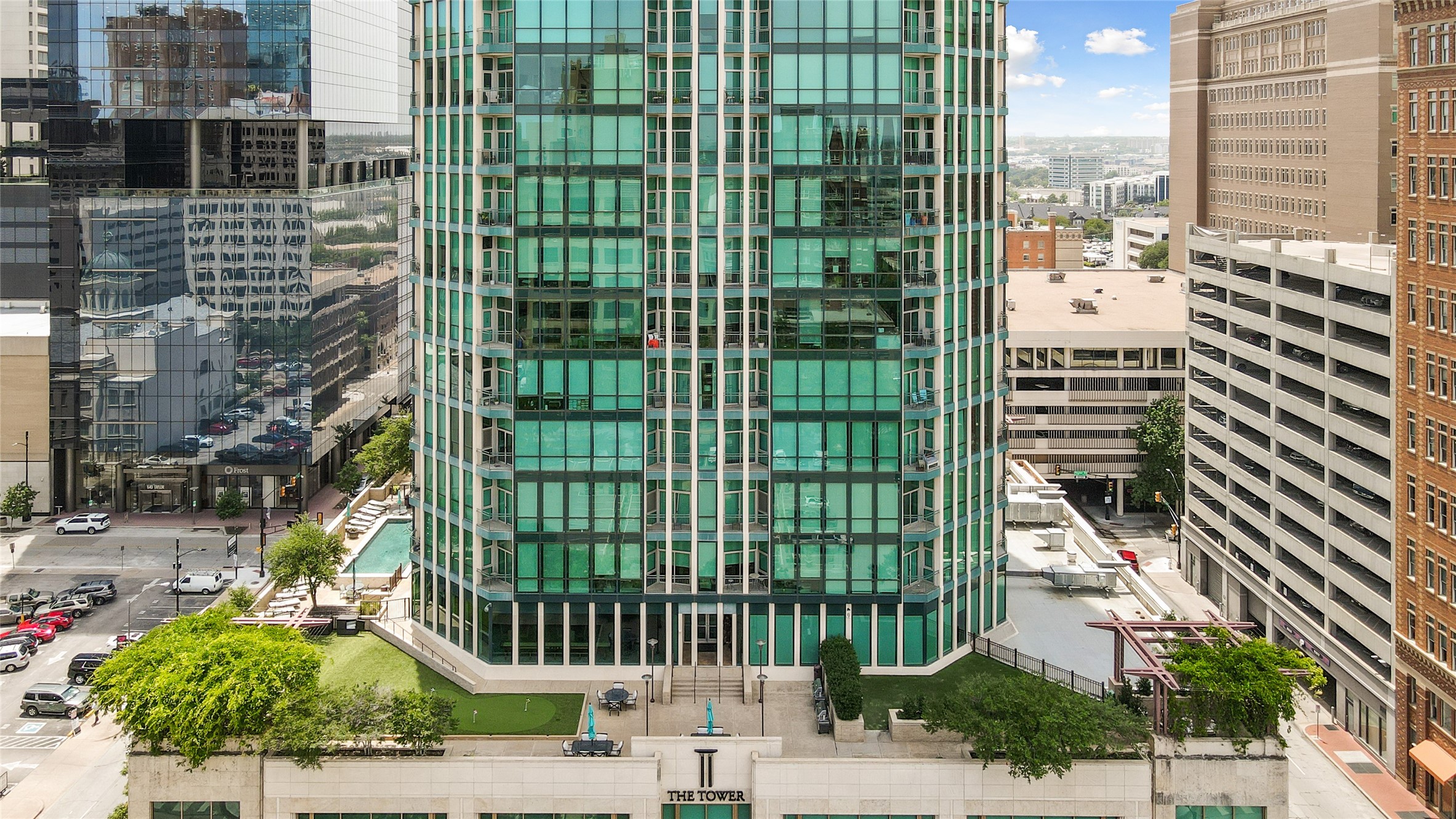 500 Throckmorton Street 2707