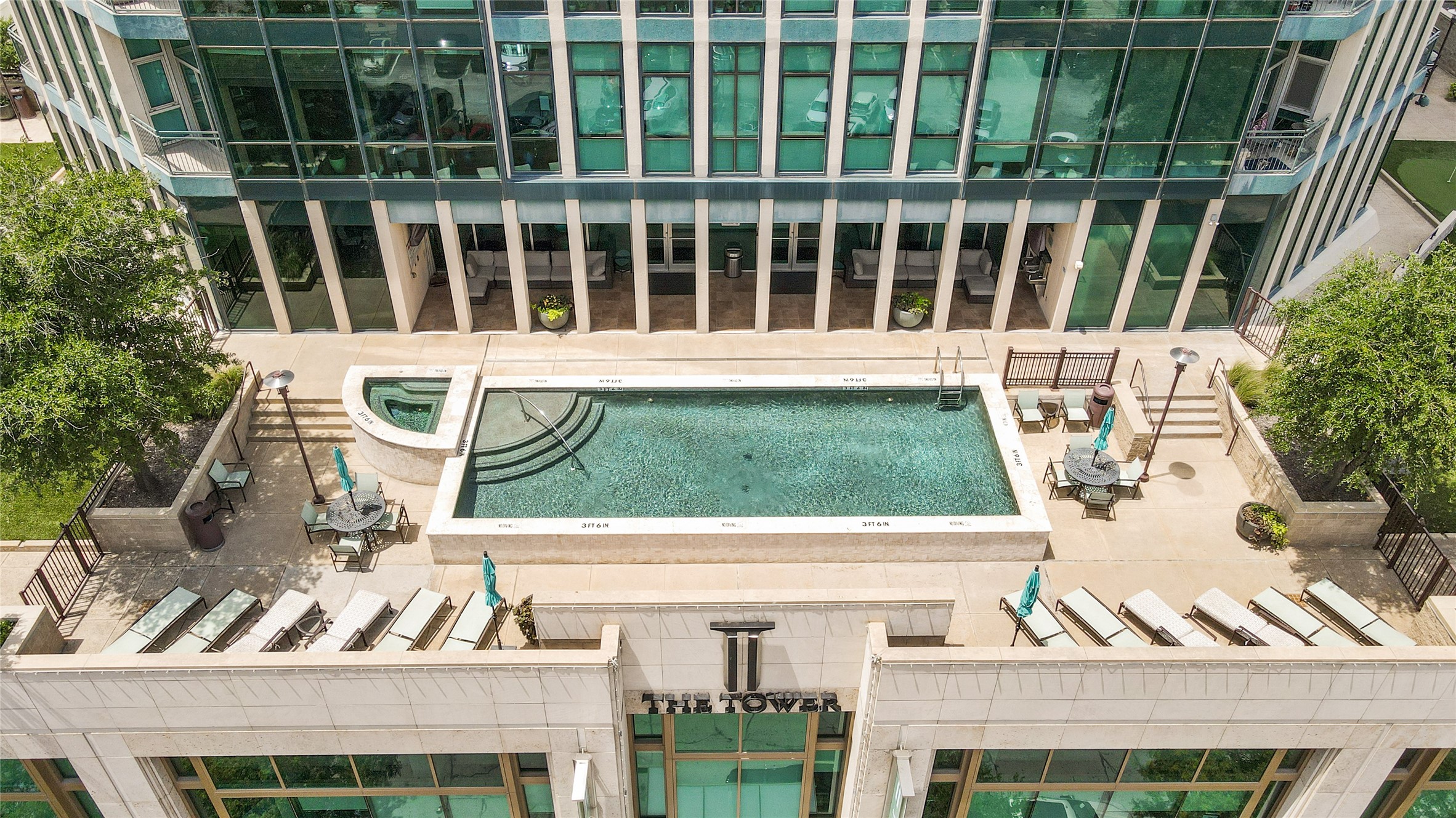 500 Throckmorton Street 2707