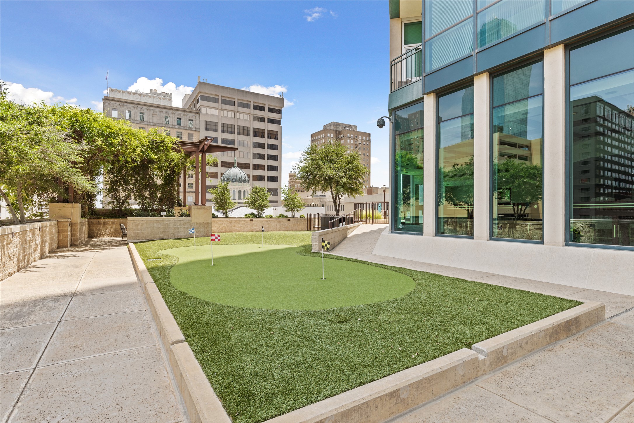 500 Throckmorton Street 2707