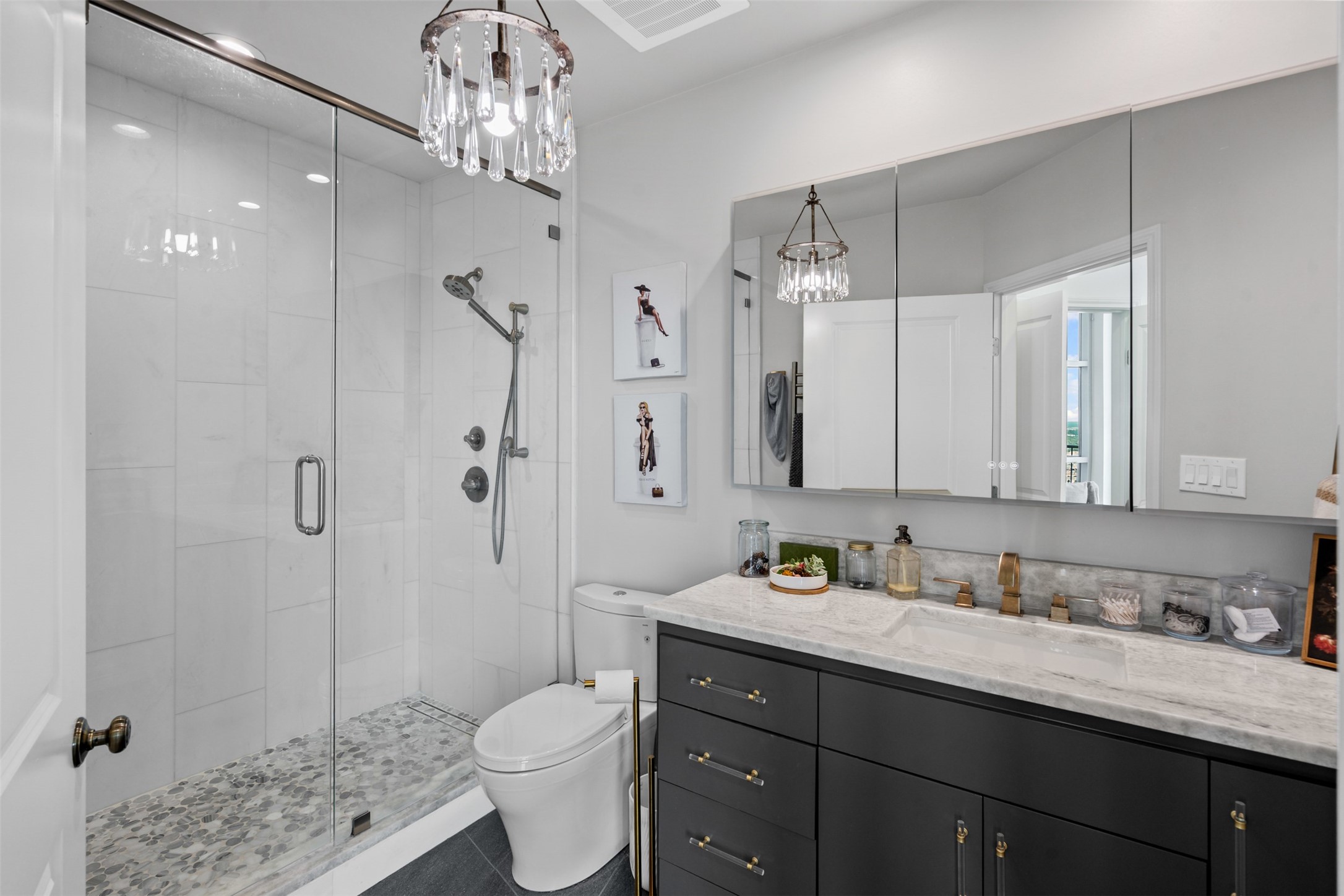 500 Throckmorton Street 2707