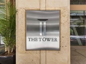 500 Throckmorton Street 2707