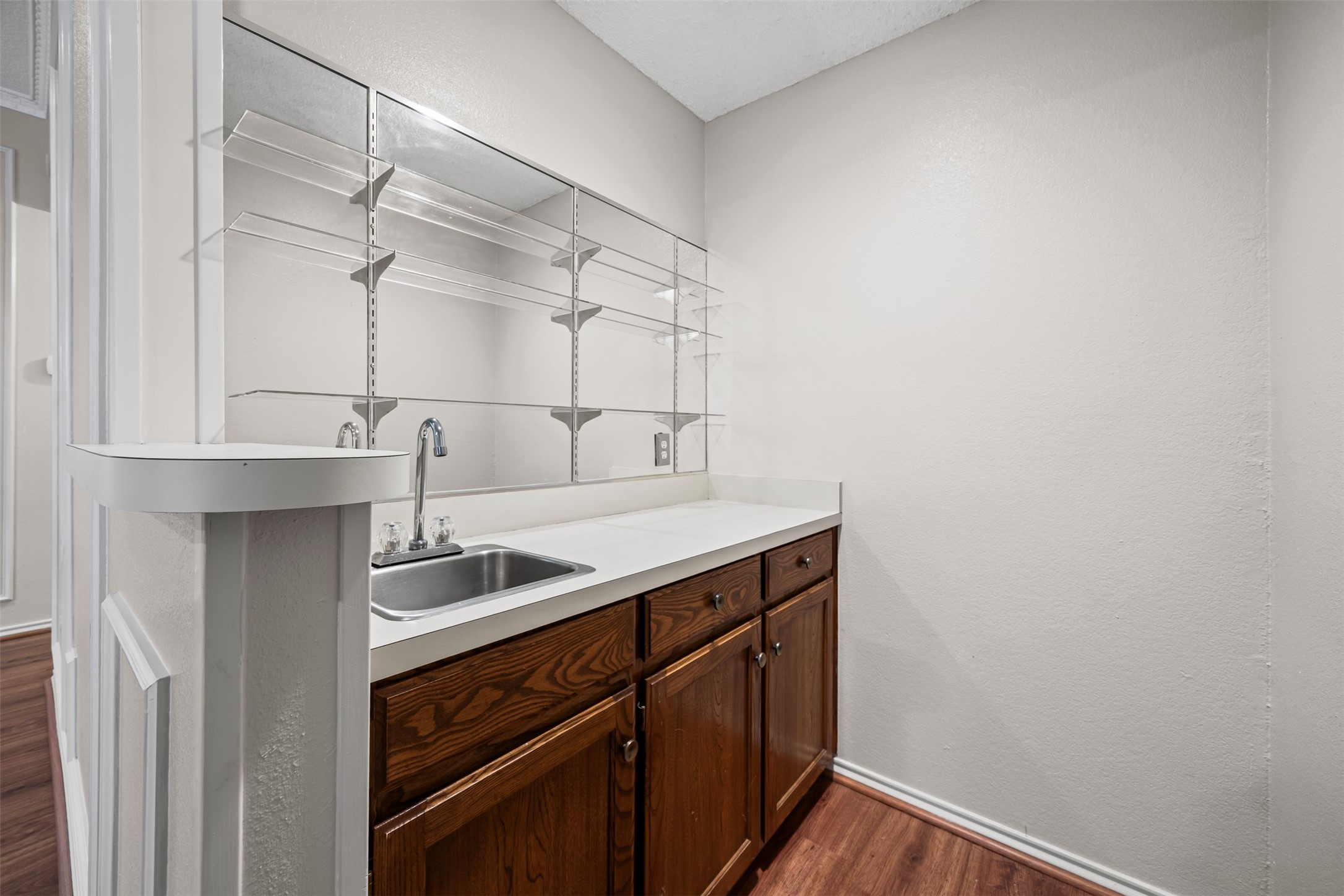 3902 Wentworth Drive