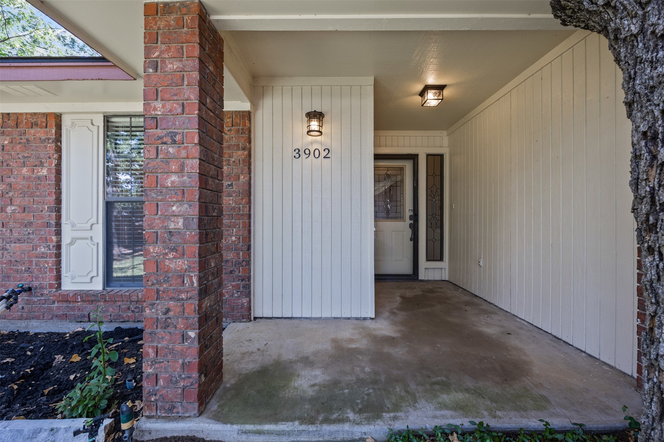3902 Wentworth Drive
