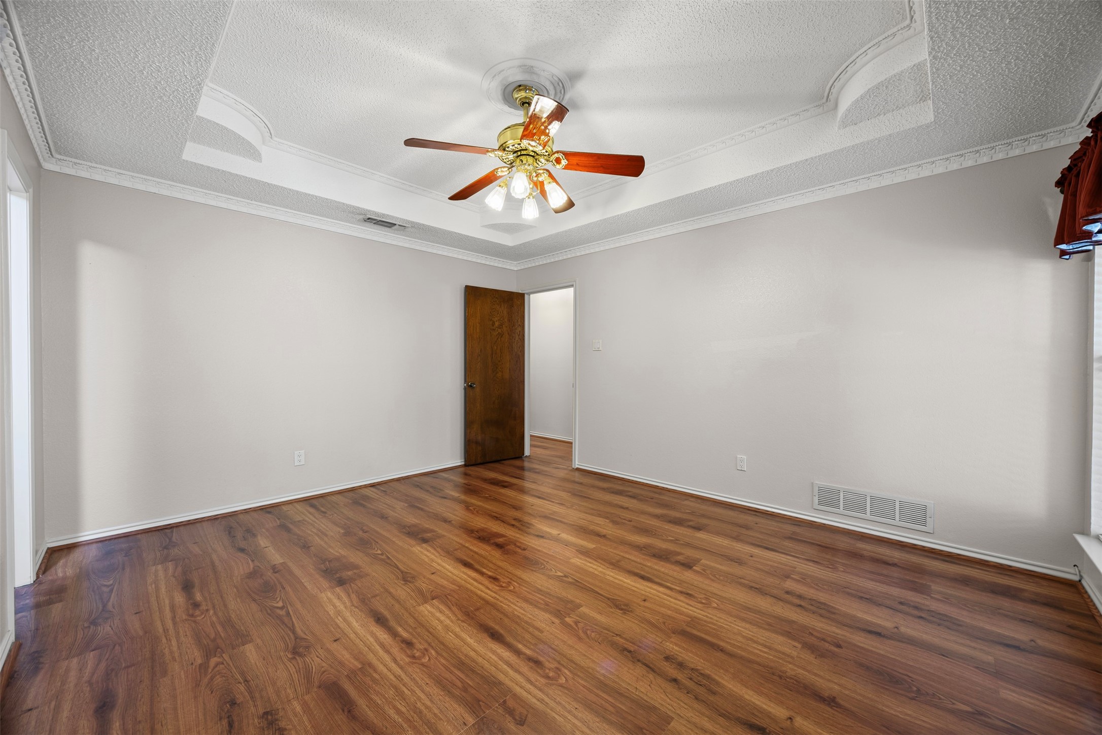 3902 Wentworth Drive