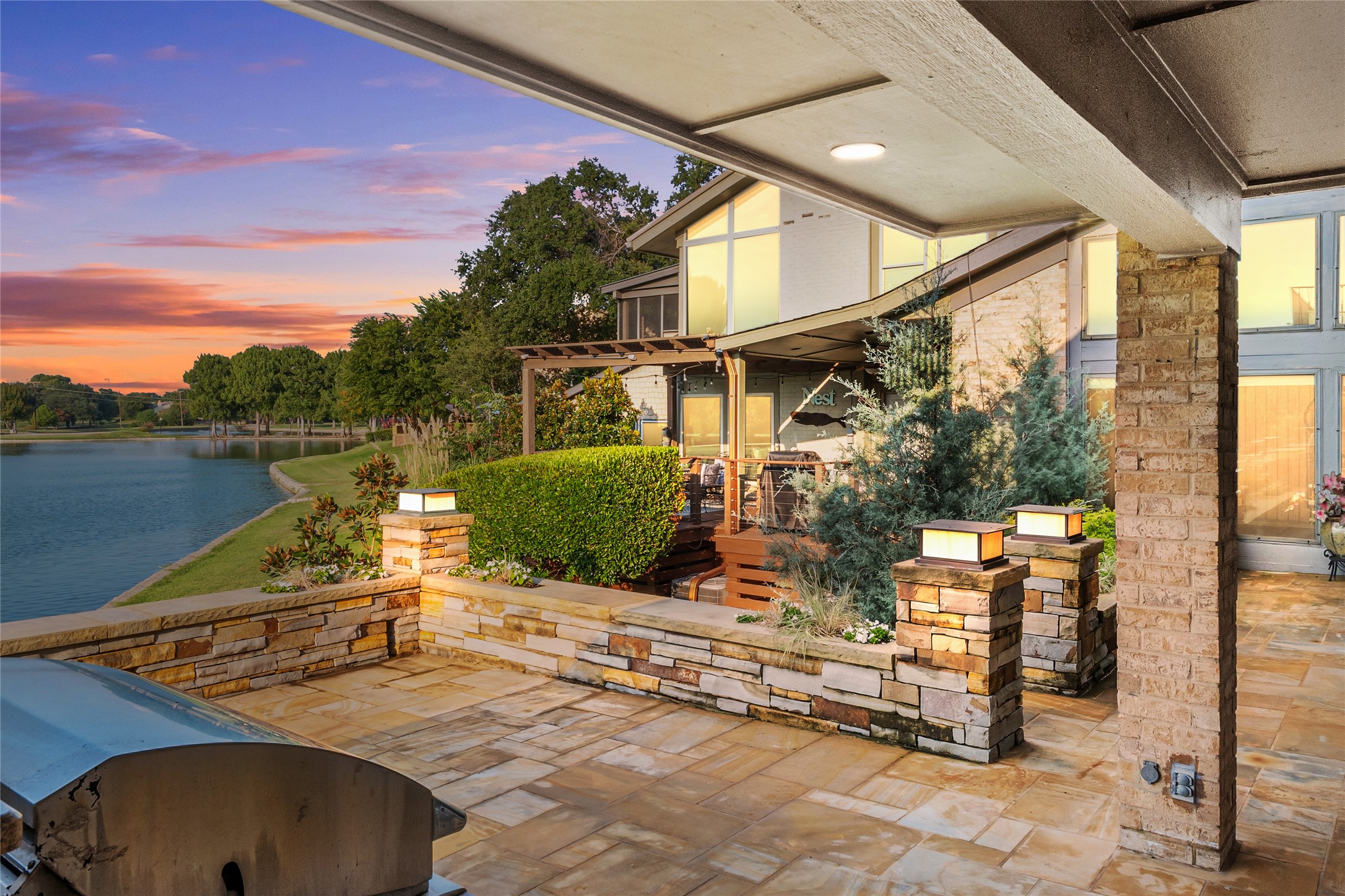 1 Country Lake Drive