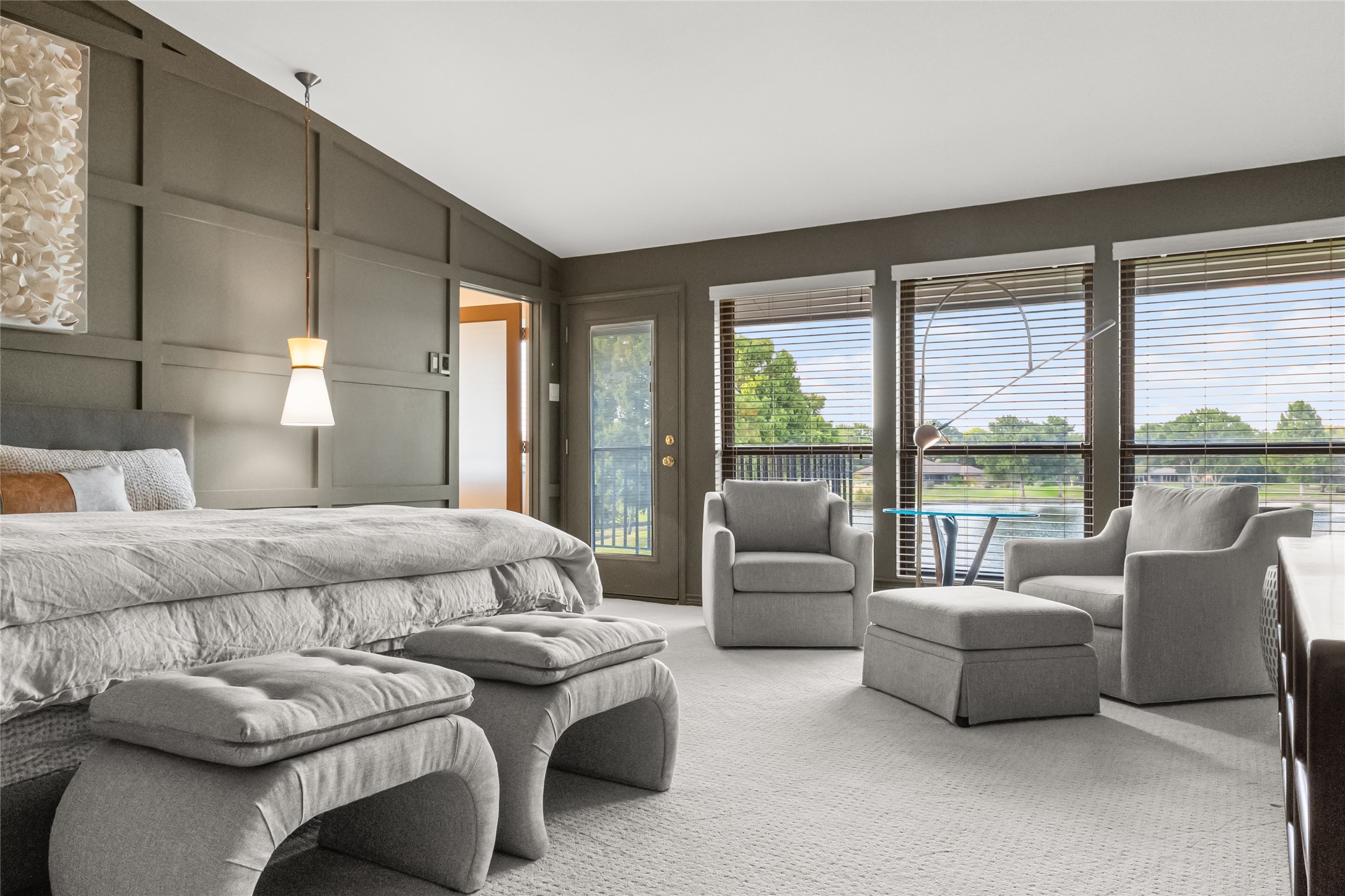 1 Country Lake Drive