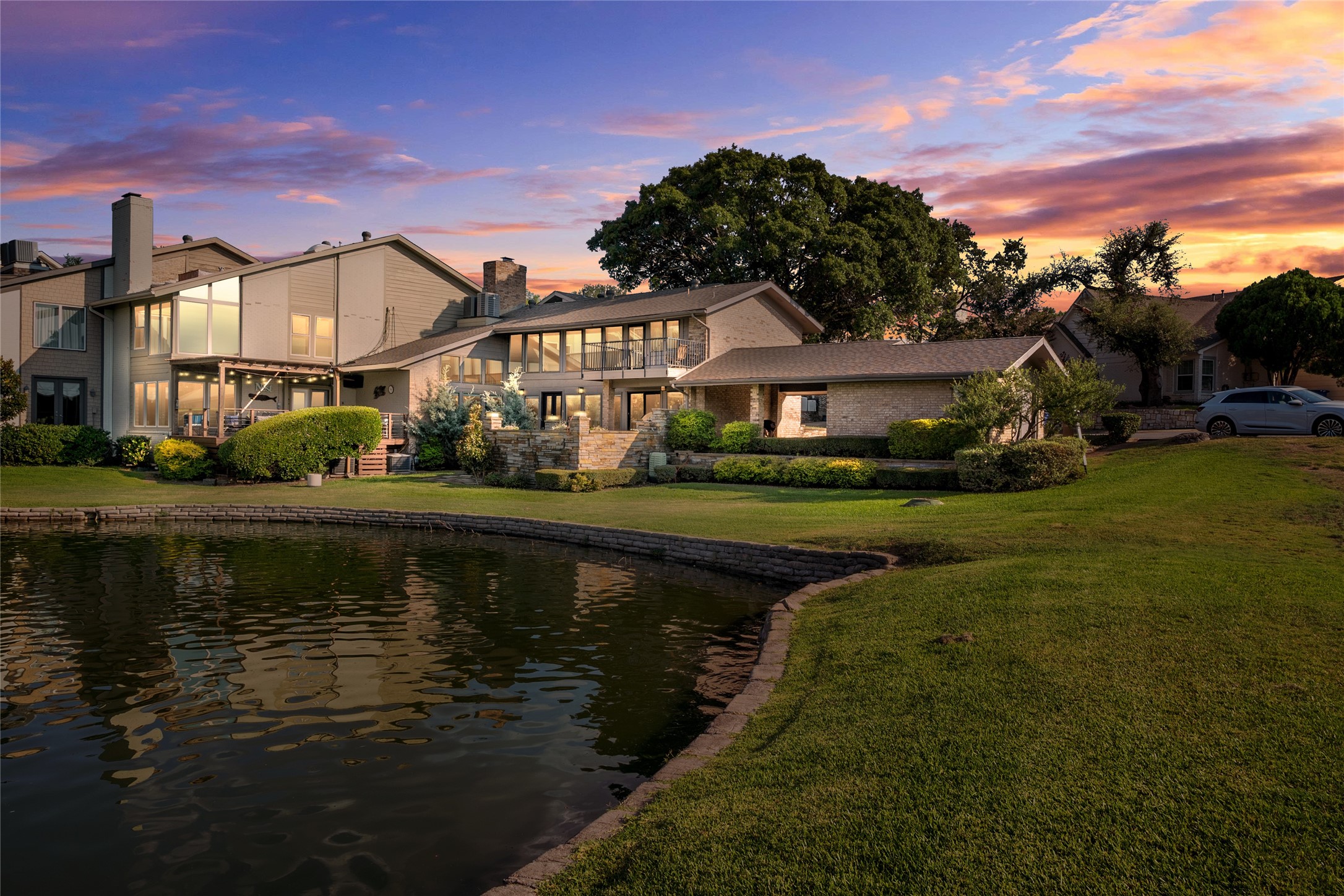 1 Country Lake Drive