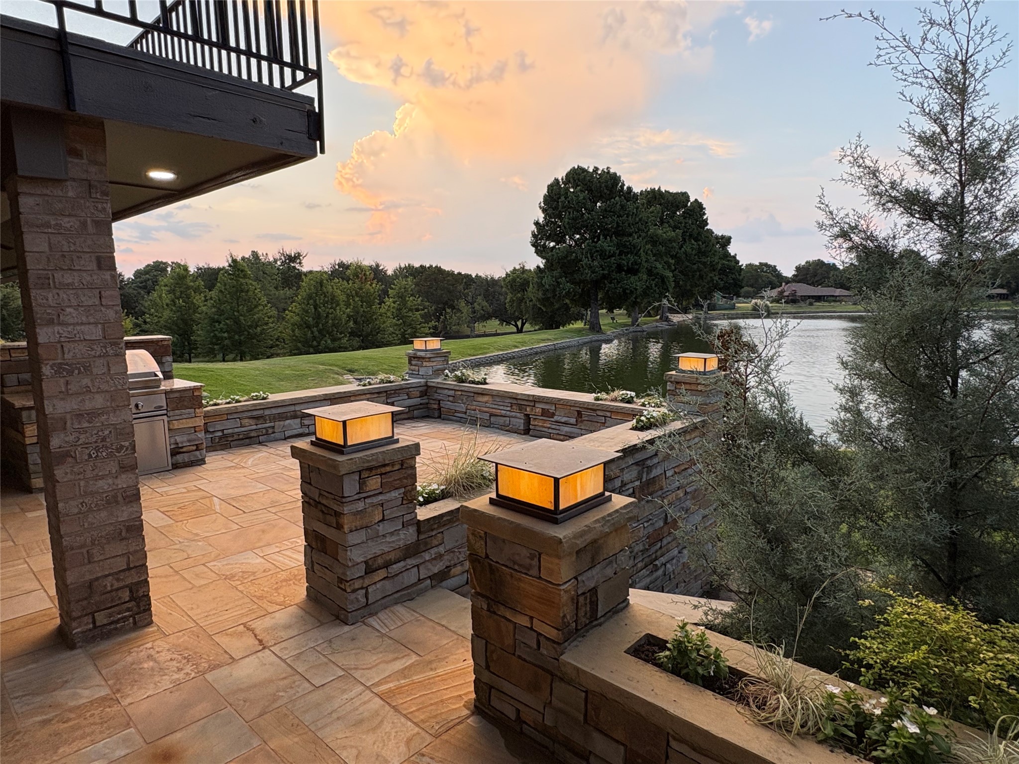 1 Country Lake Drive