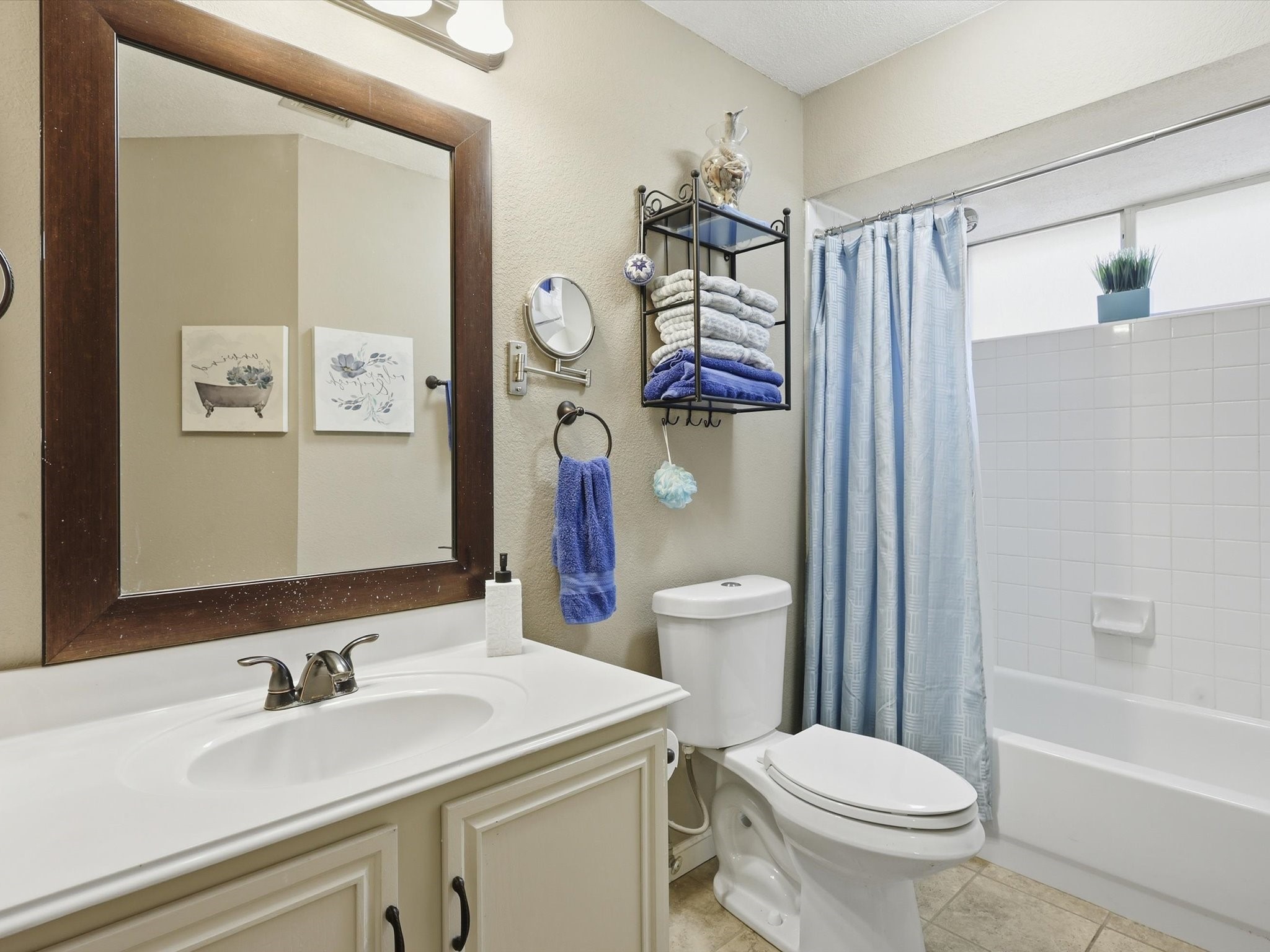 3209 Kingsbury Drive