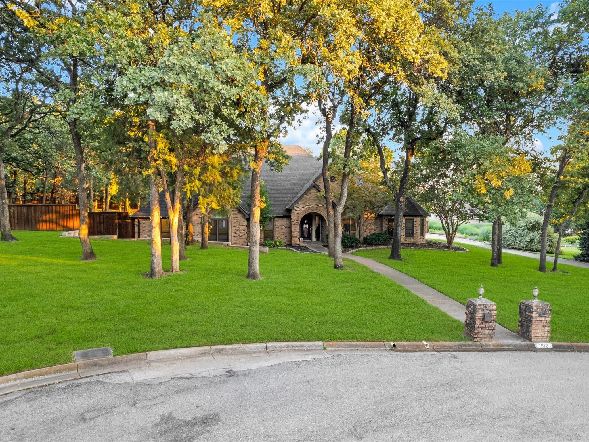 1612 Wiltshire Court