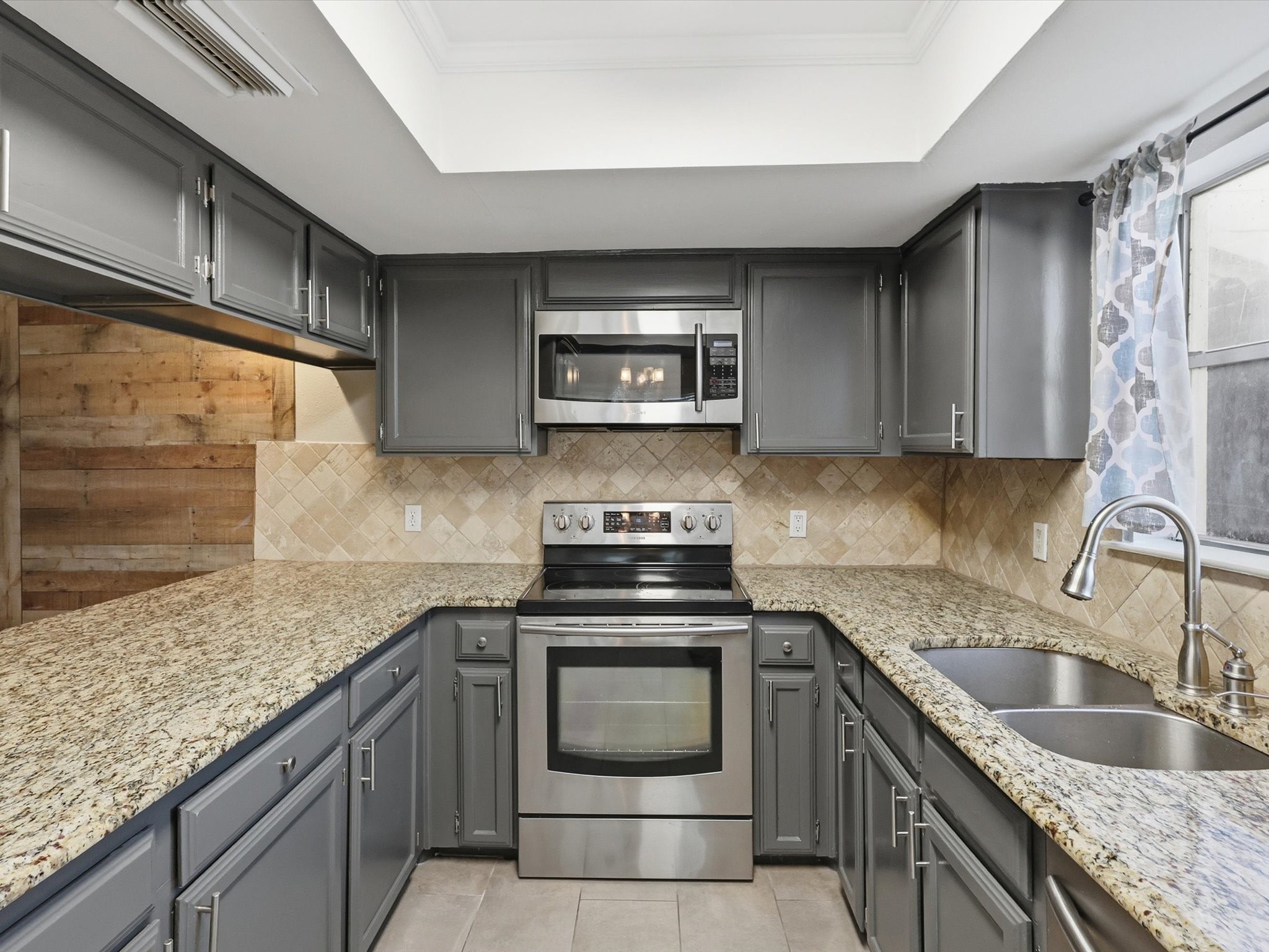 2713 Meadowstone Court