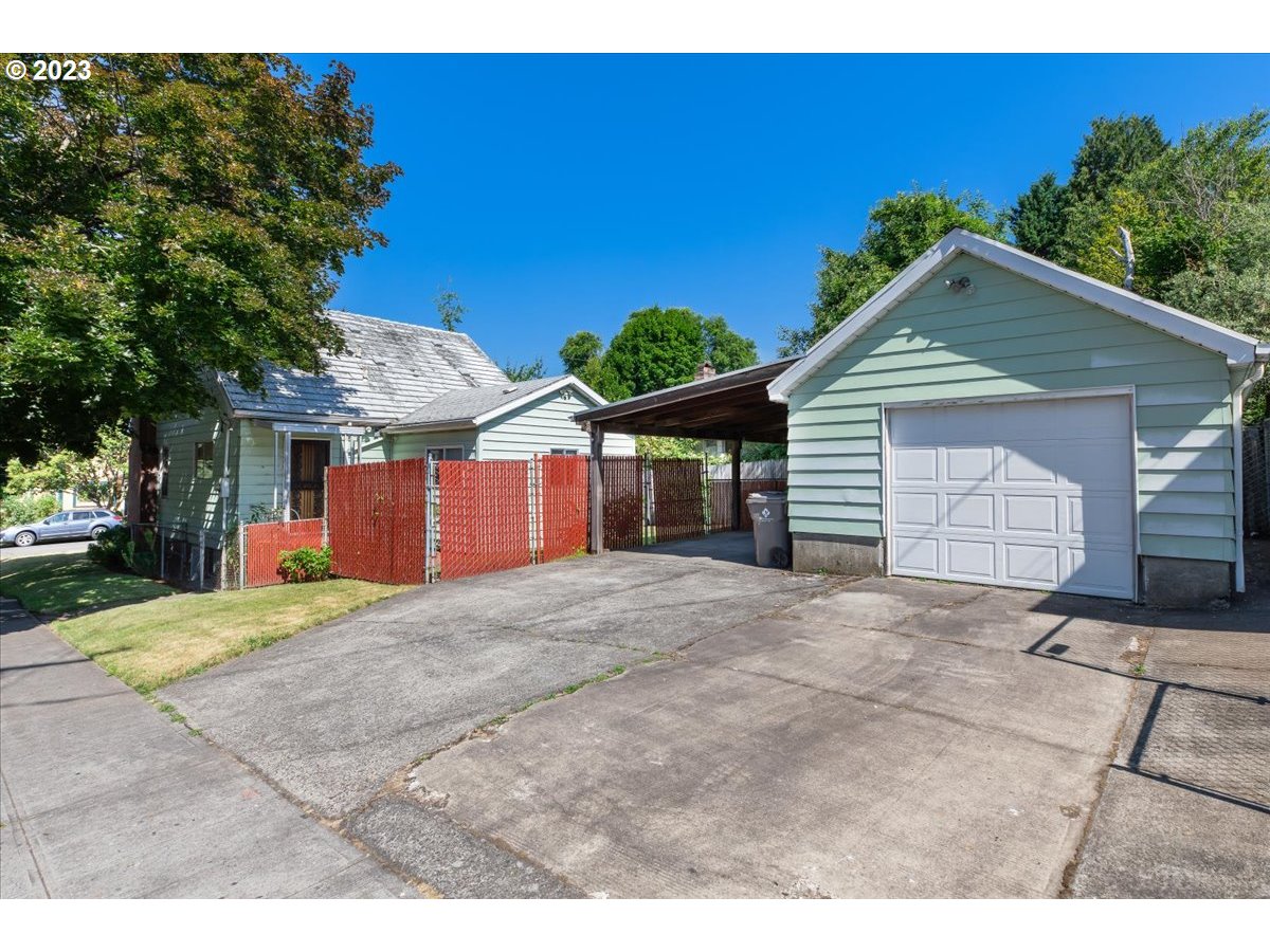 3236 SE 25TH AVE