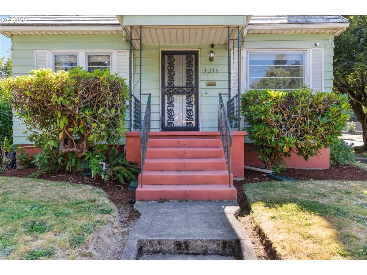3236 SE 25TH AVE