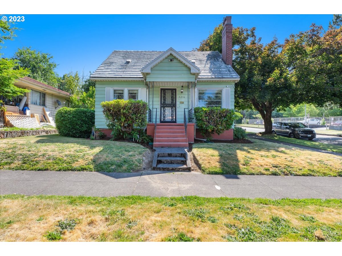 3236 SE 25TH AVE