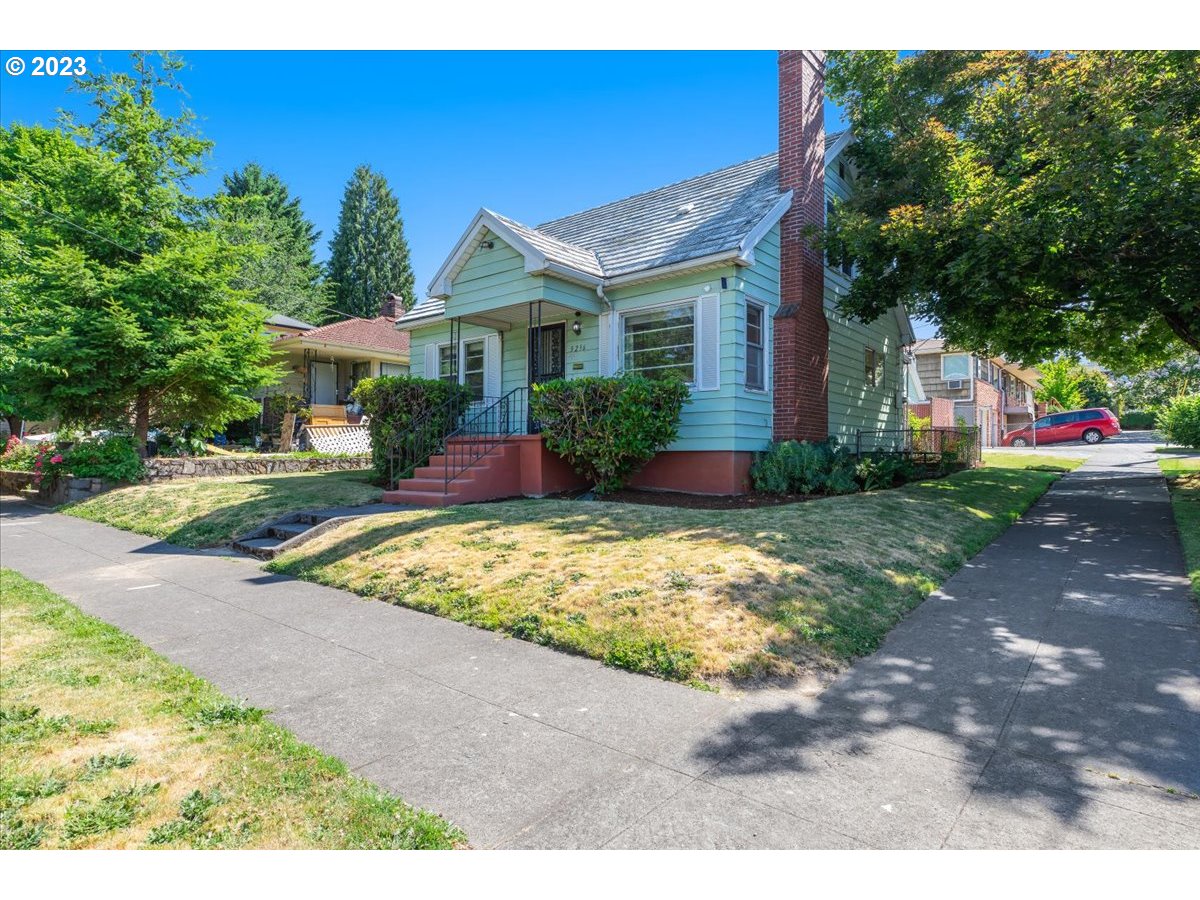 3236 SE 25TH AVE