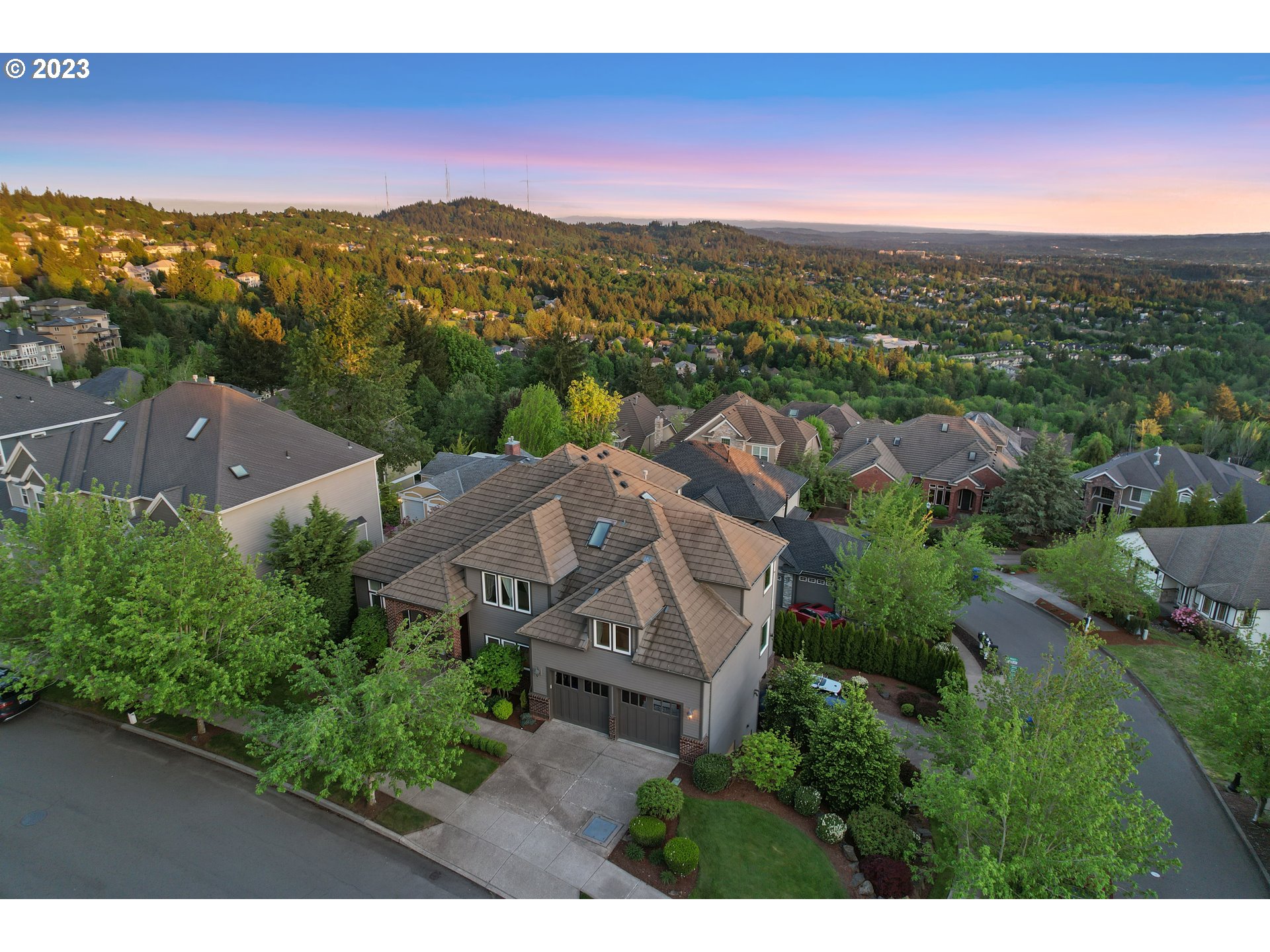 9956 NW SKYLINE HEIGHTS DR