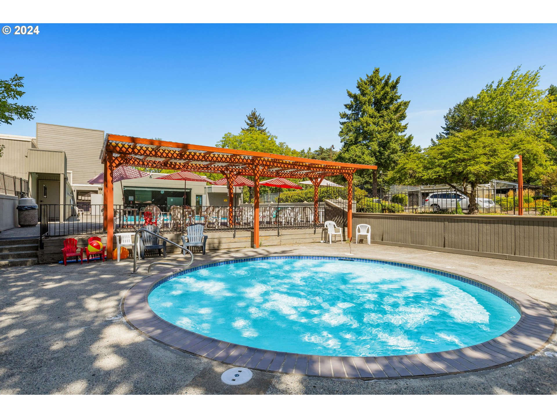 17633 NW ROLLING HILL LN