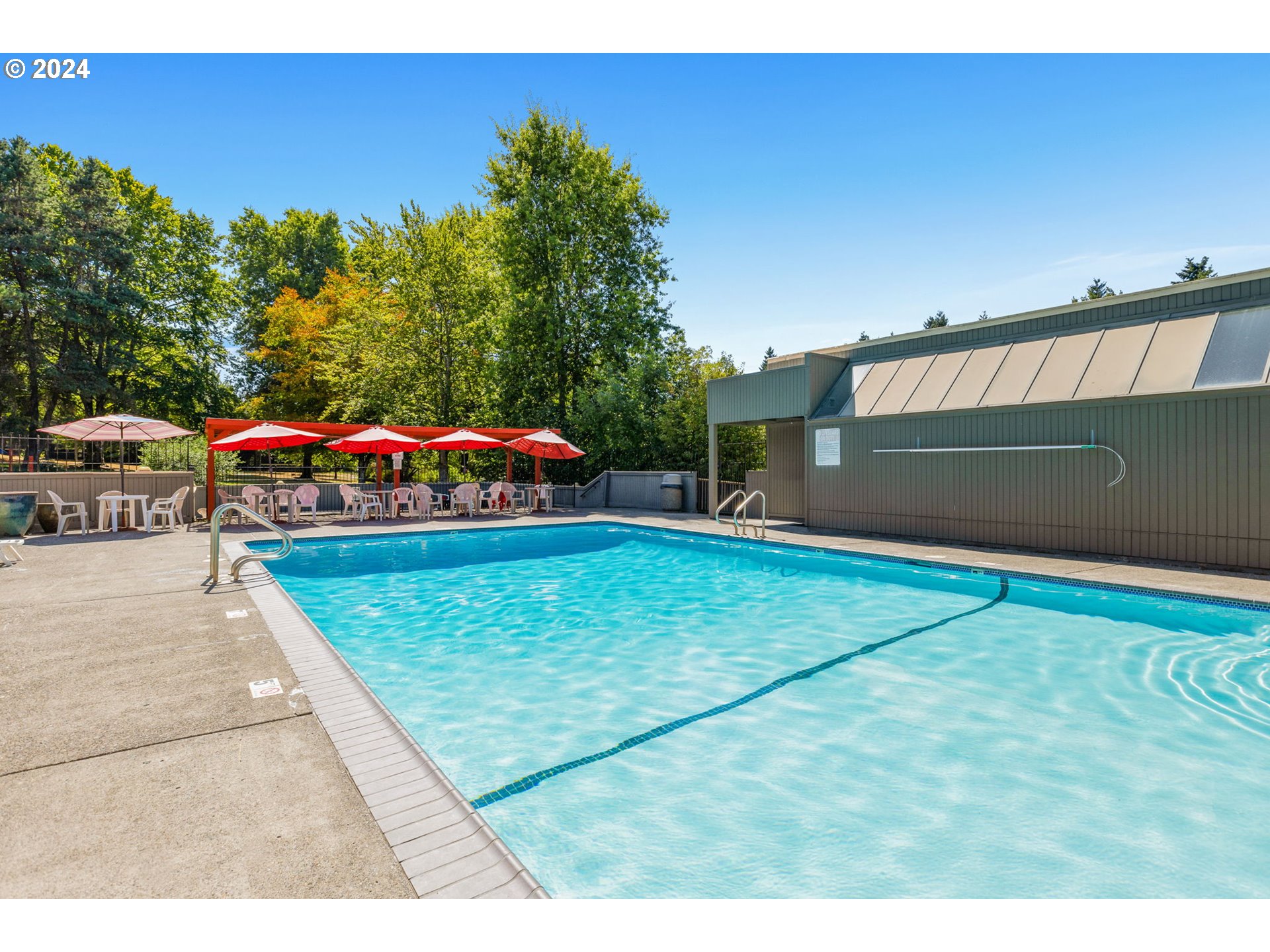 17633 NW ROLLING HILL LN