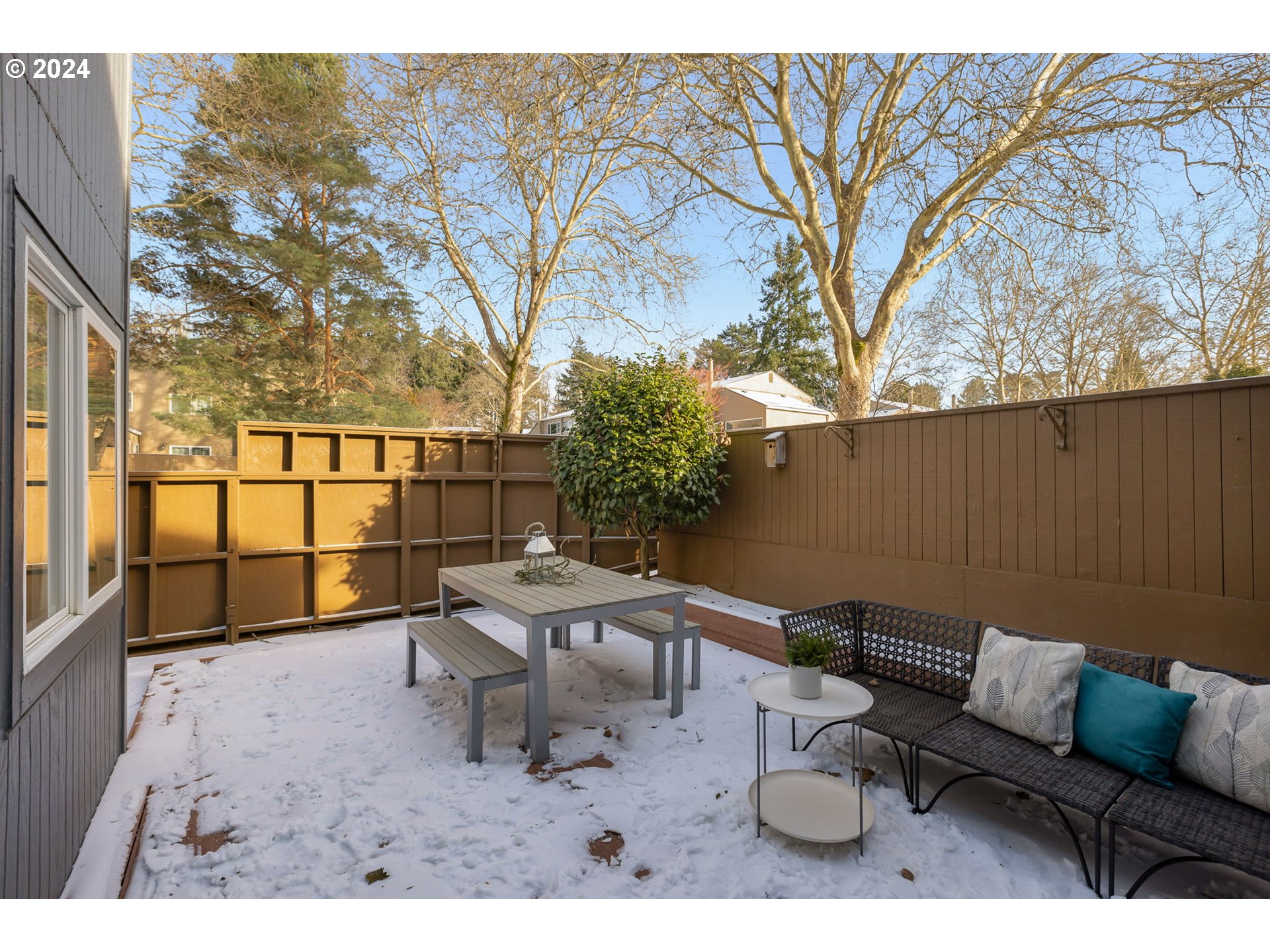 17633 NW ROLLING HILL LN