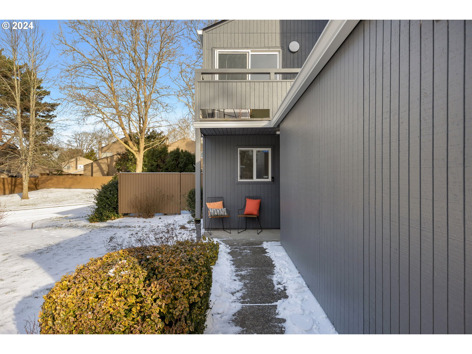 17633 NW ROLLING HILL LN