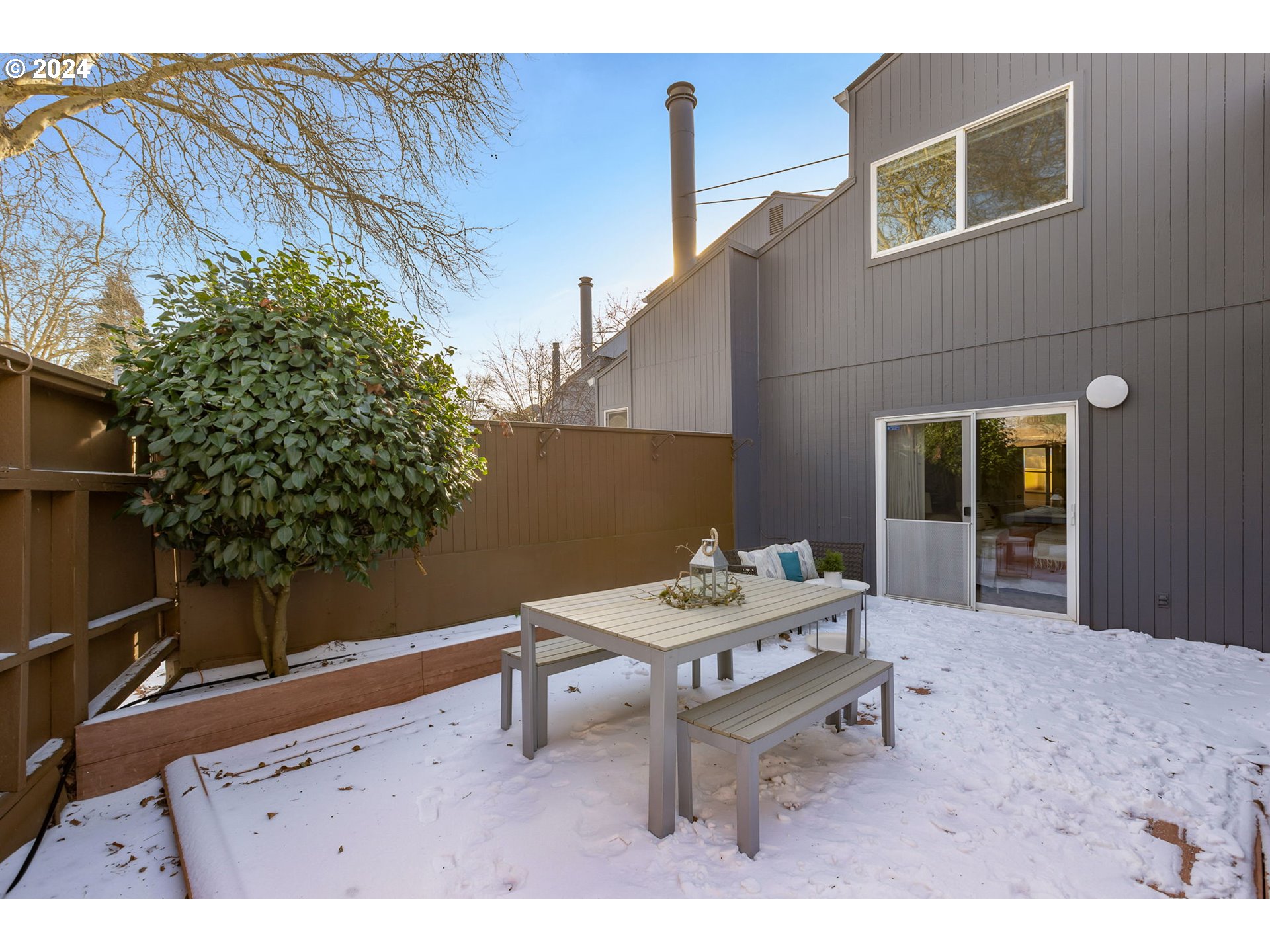 17633 NW ROLLING HILL LN