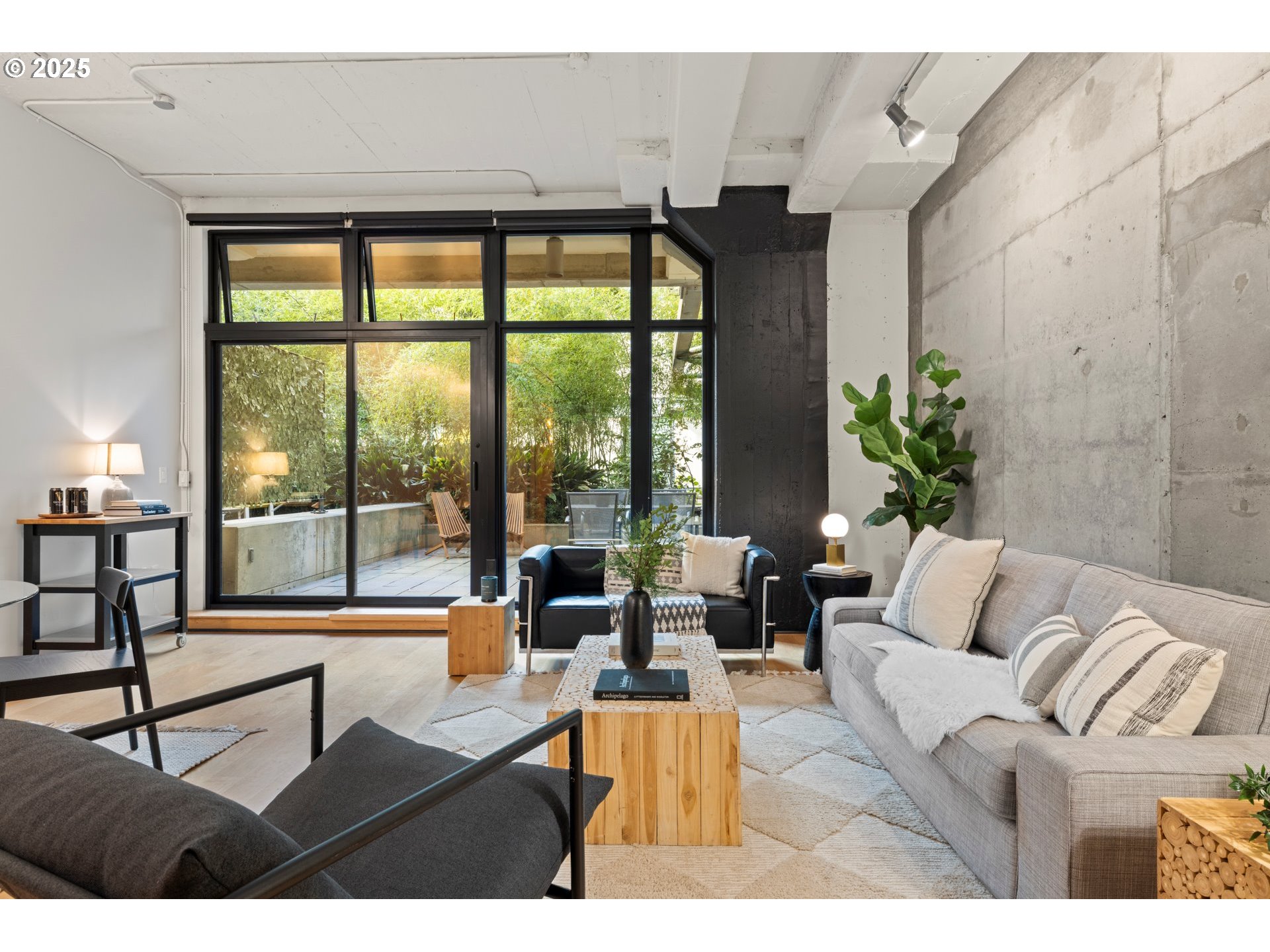 1400 NW IRVING ST 322, Portland Unit: 322