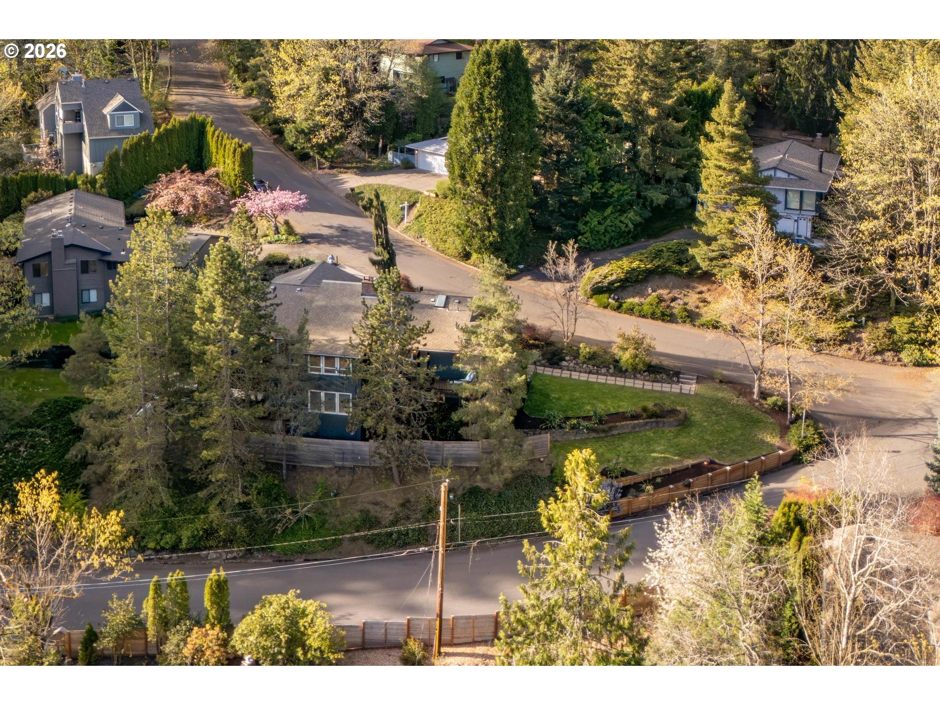 211 NW SEBLAR DR
