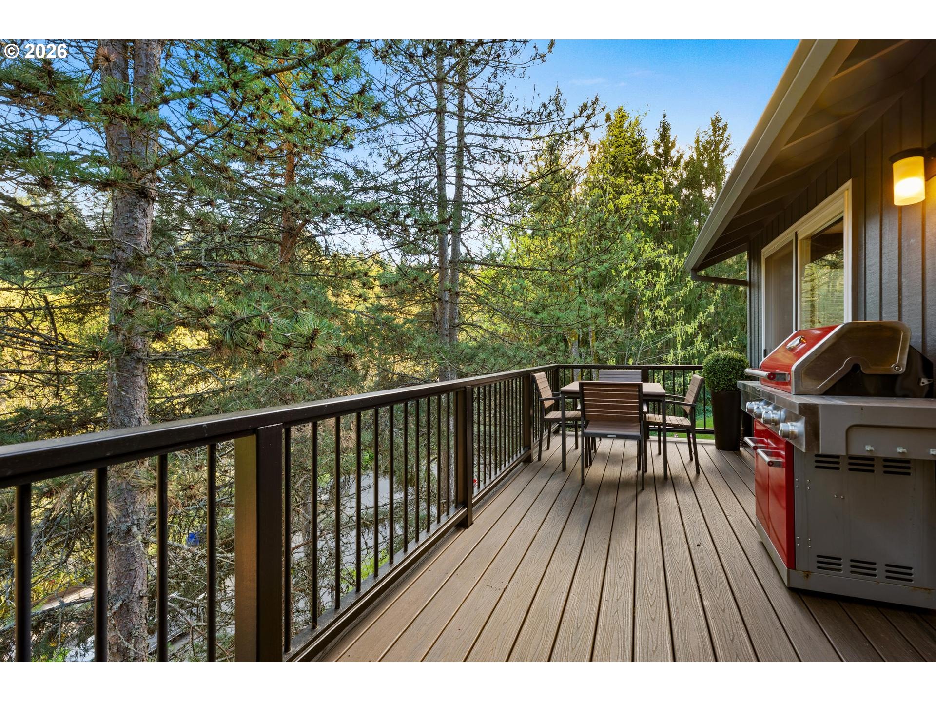 211 NW SEBLAR DR