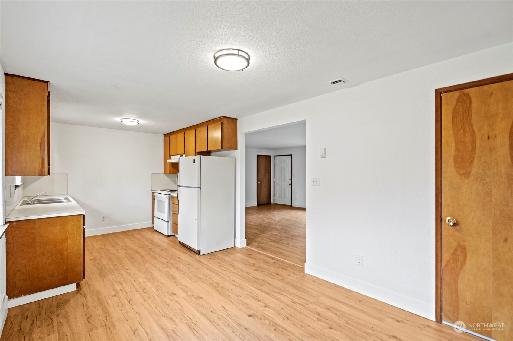 10006 10008 Mckinley Avenue E