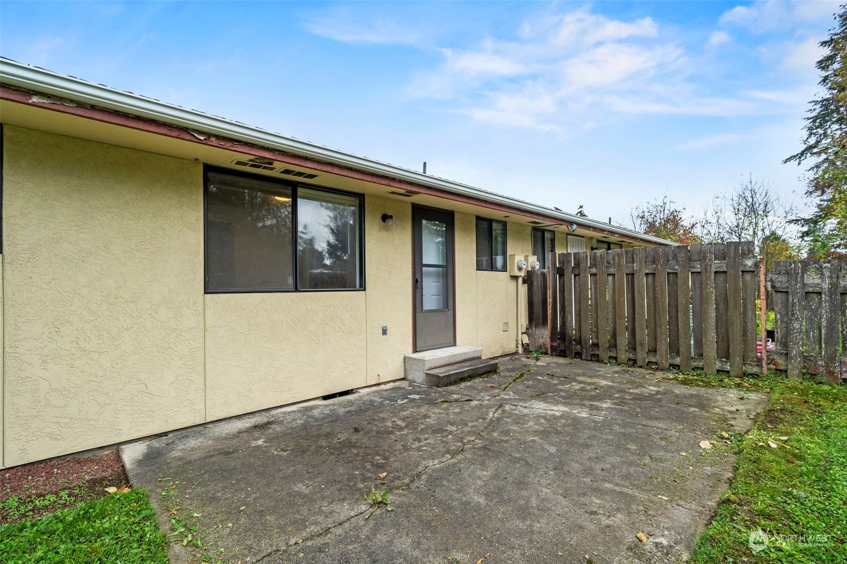 10006 10008 Mckinley Avenue E